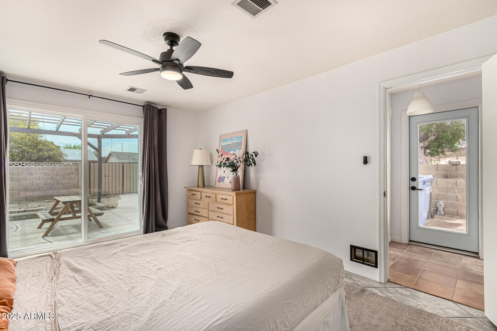 837 E ECHO Lane, Phoenix