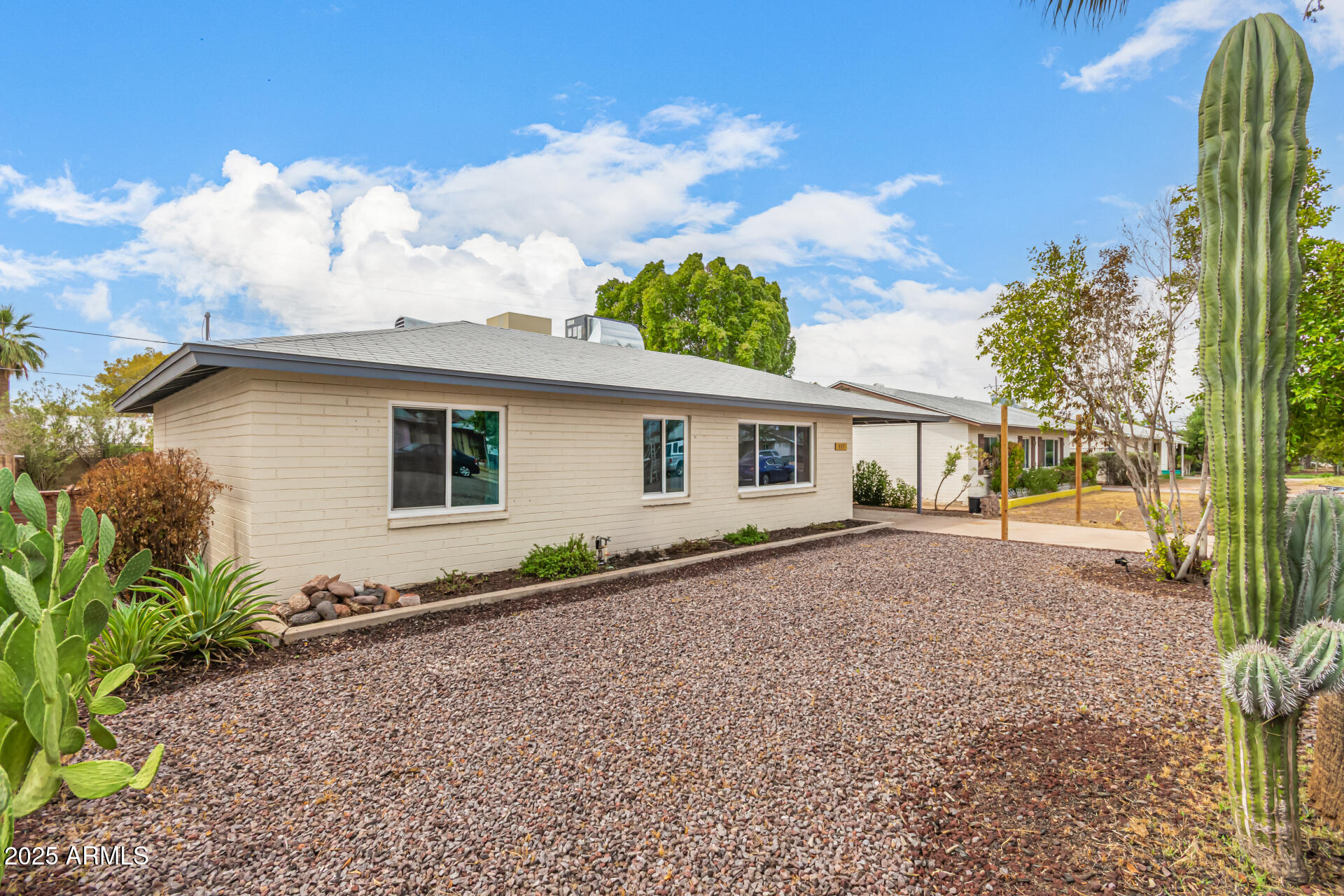 837 E ECHO Lane, Phoenix
