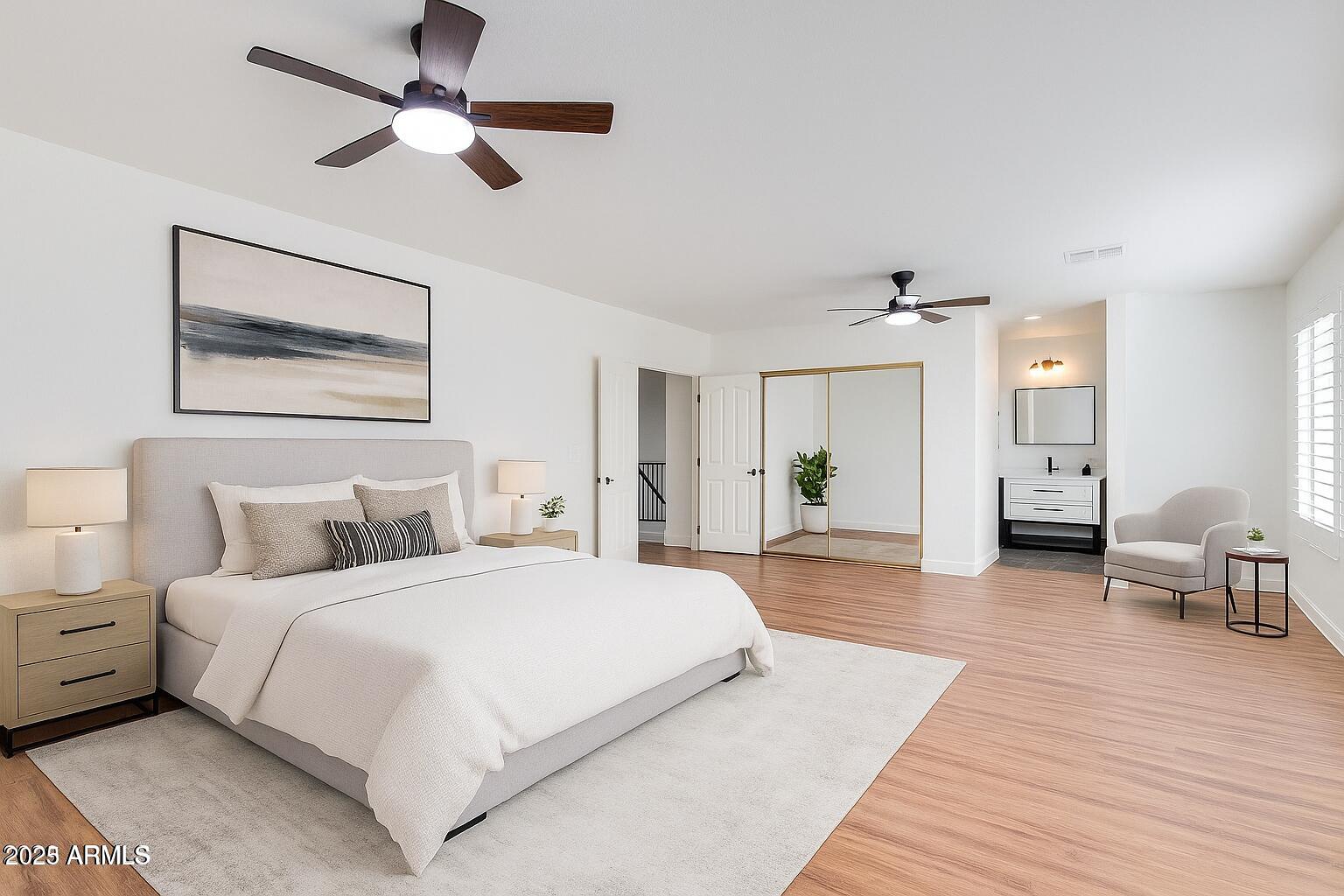 5513 E GROVERS Avenue