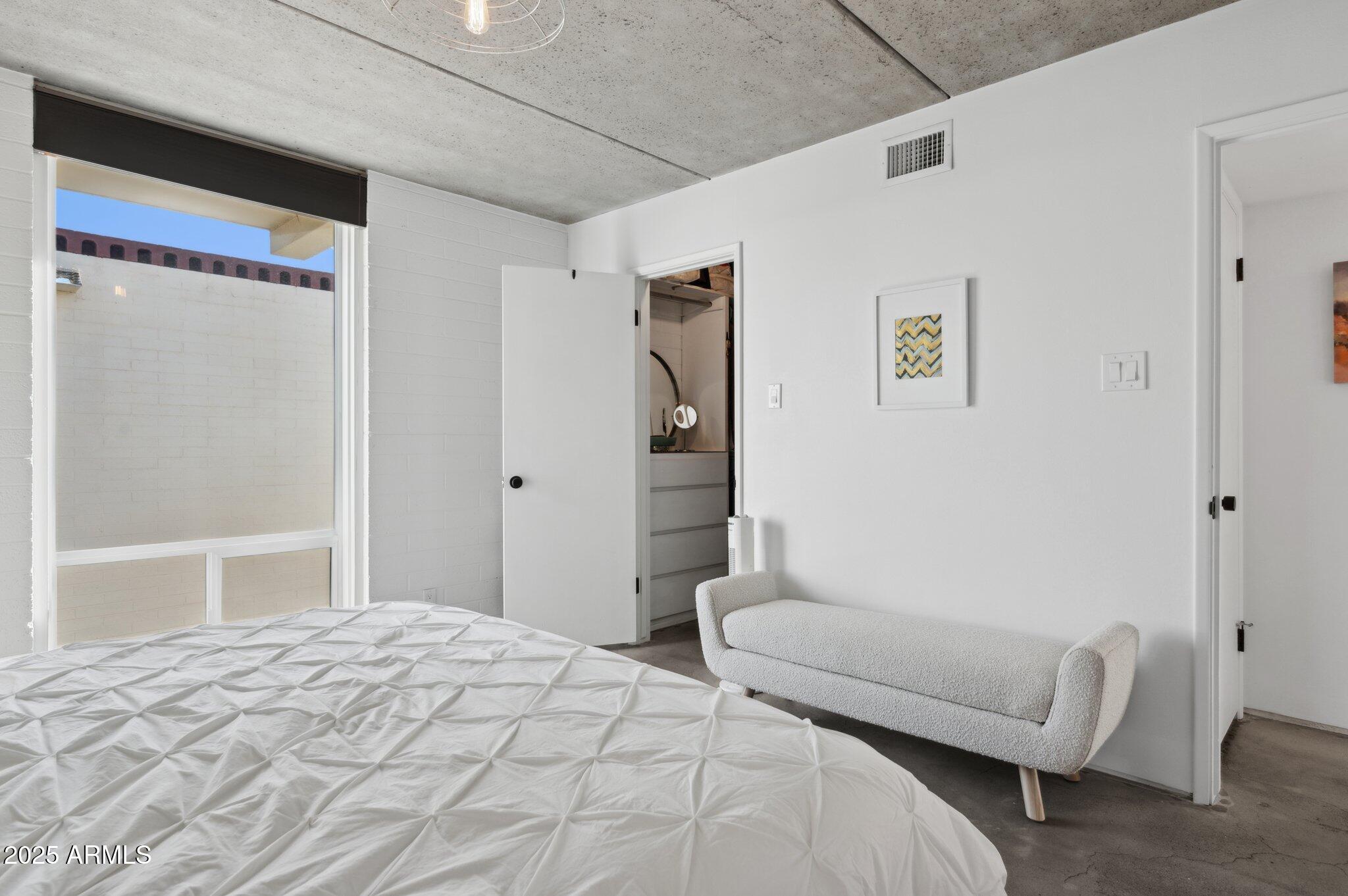 7751 E GLENROSA Avenue B7