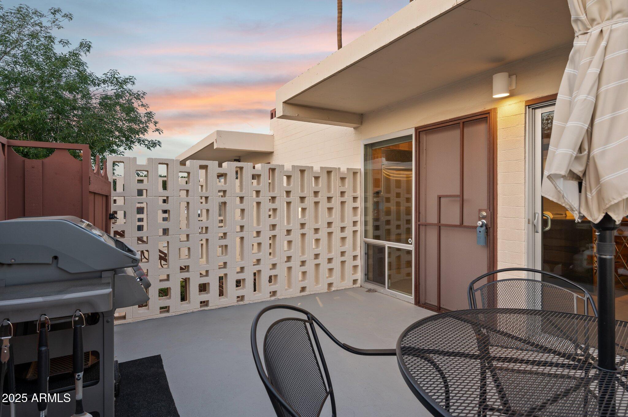 7751 E GLENROSA Avenue B7