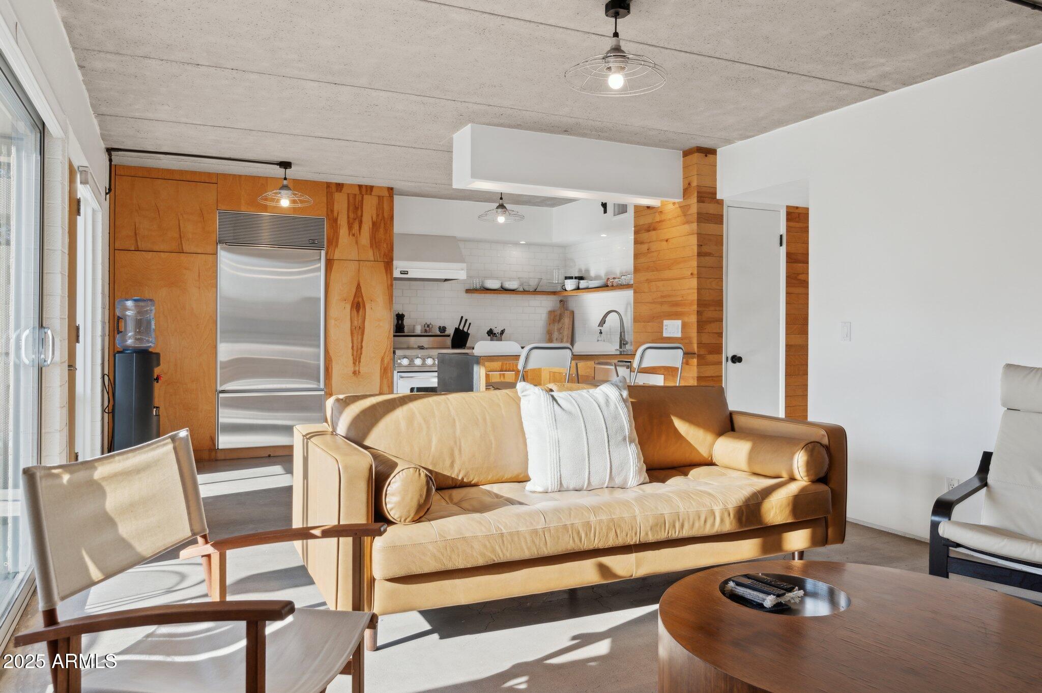 7751 E GLENROSA Avenue B7