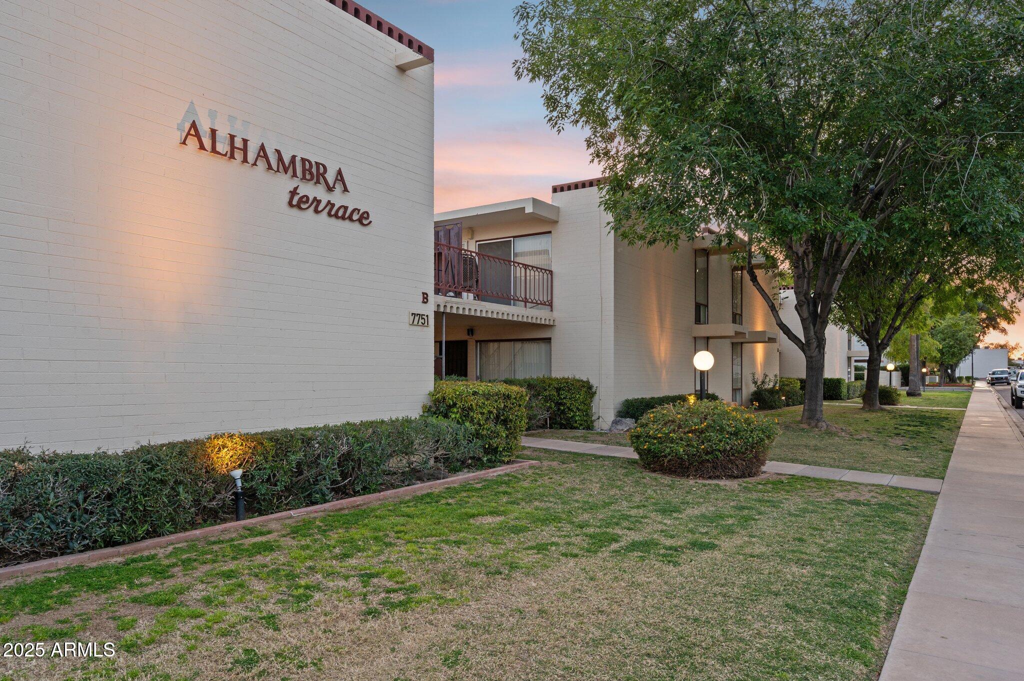 7751 E GLENROSA Avenue B7