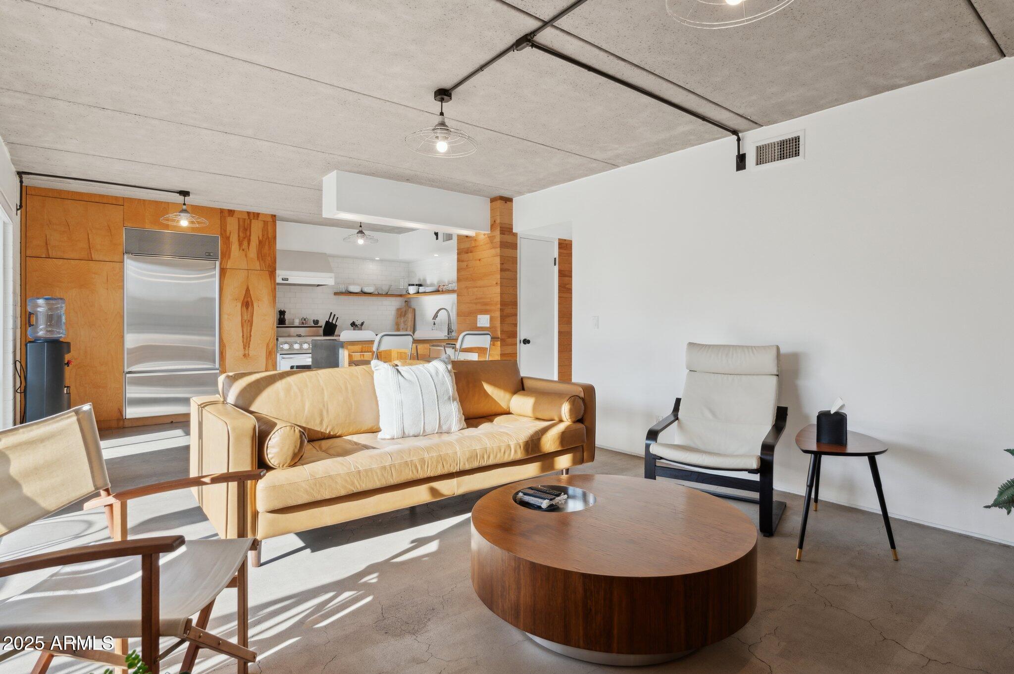 7751 E GLENROSA Avenue B7