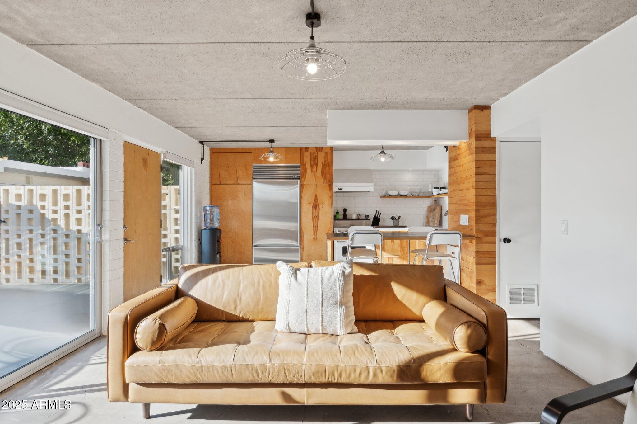 7751 E GLENROSA Avenue B7