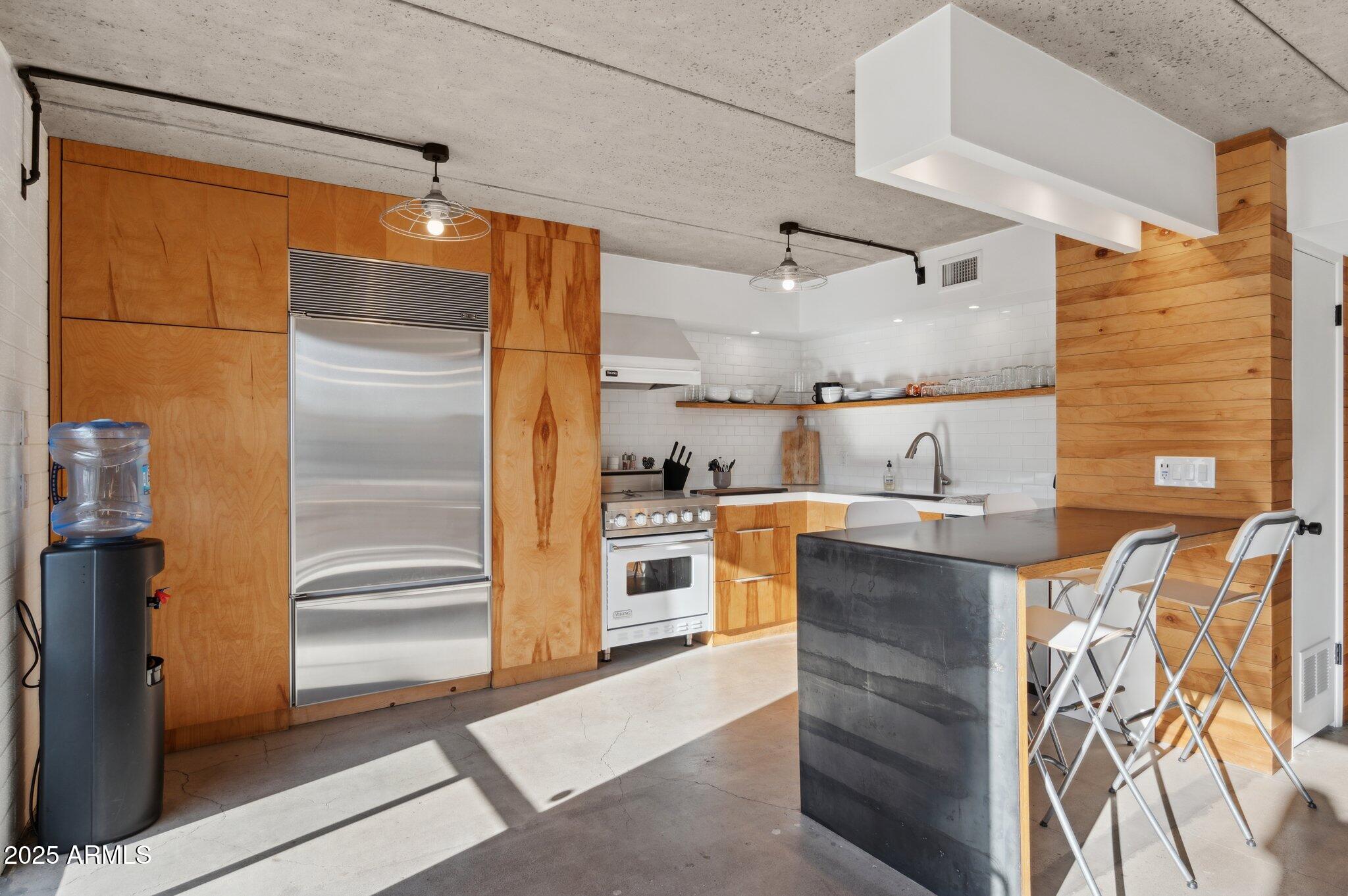 7751 E GLENROSA Avenue B7