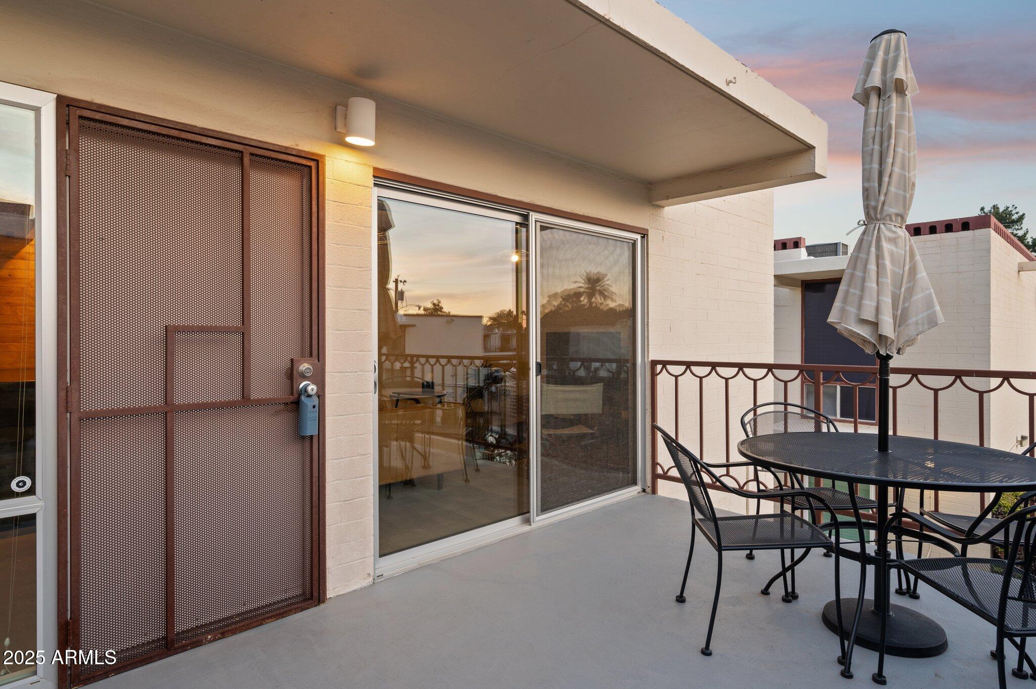 7751 E GLENROSA Avenue B7