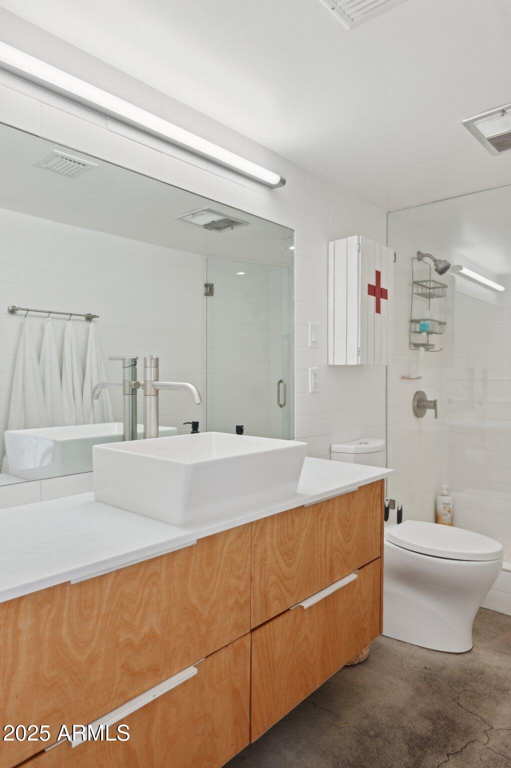 7751 E GLENROSA Avenue B7