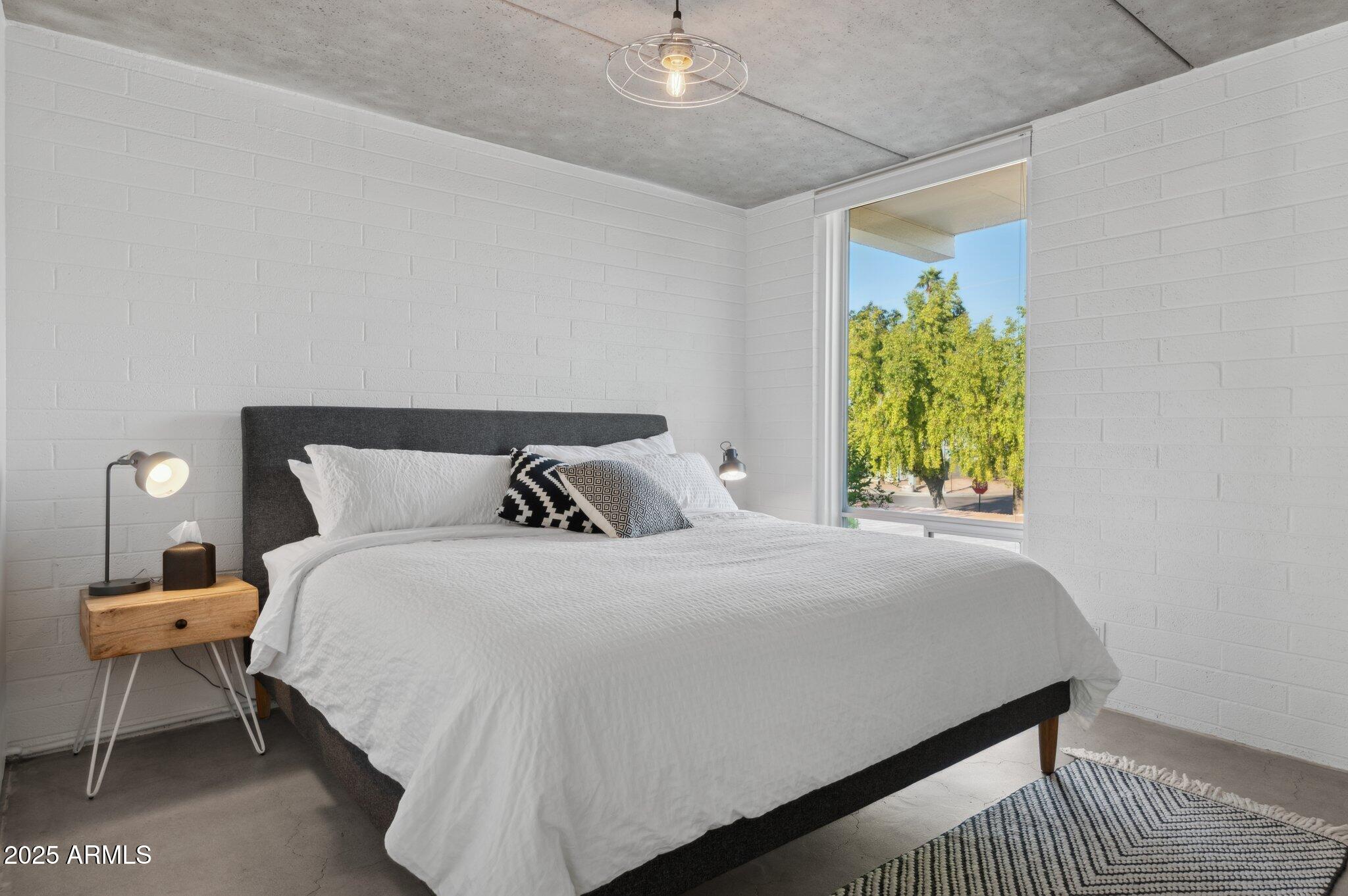 7751 E GLENROSA Avenue B7