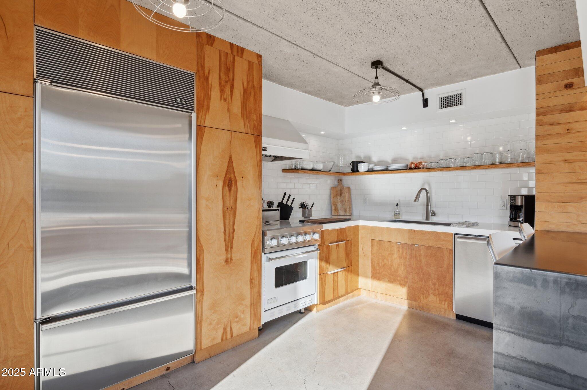 7751 E GLENROSA Avenue B7