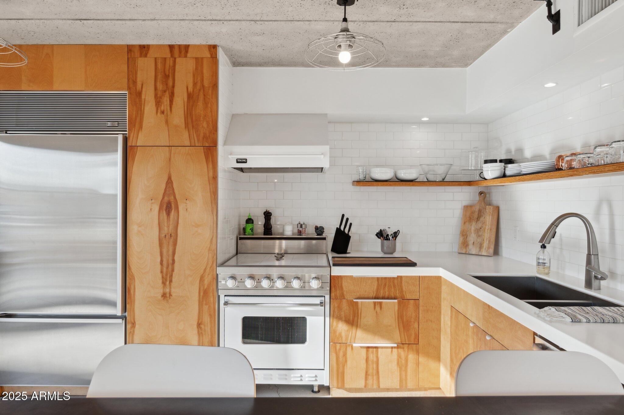 7751 E GLENROSA Avenue B7