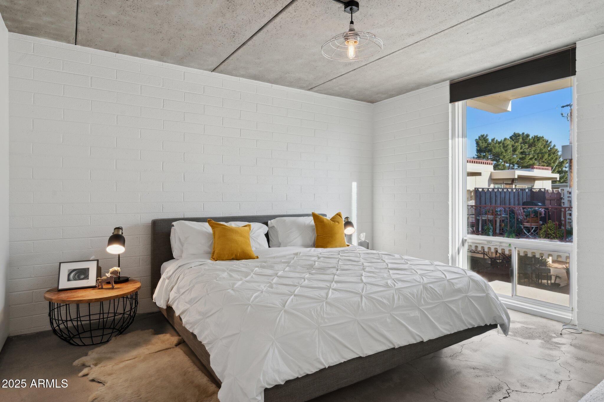 7751 E GLENROSA Avenue B7