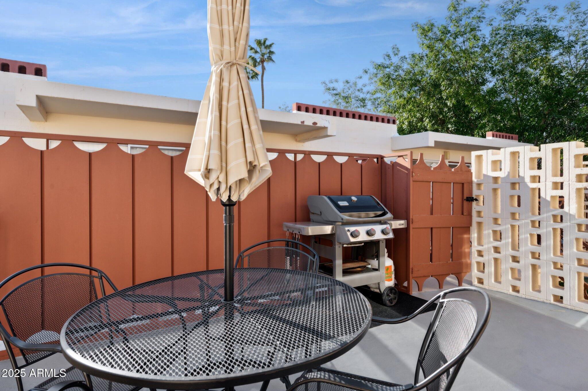 7751 E GLENROSA Avenue B7