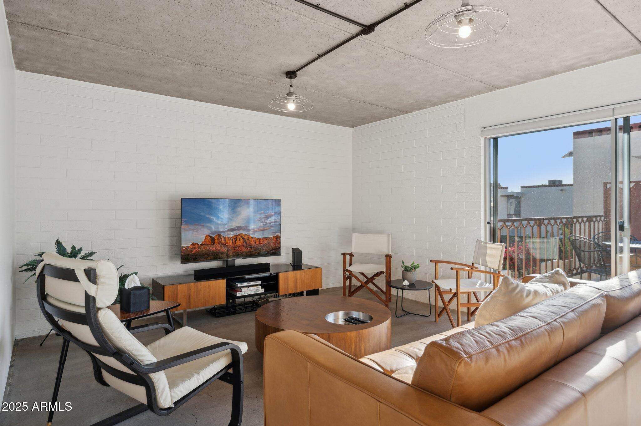 7751 E GLENROSA Avenue B7