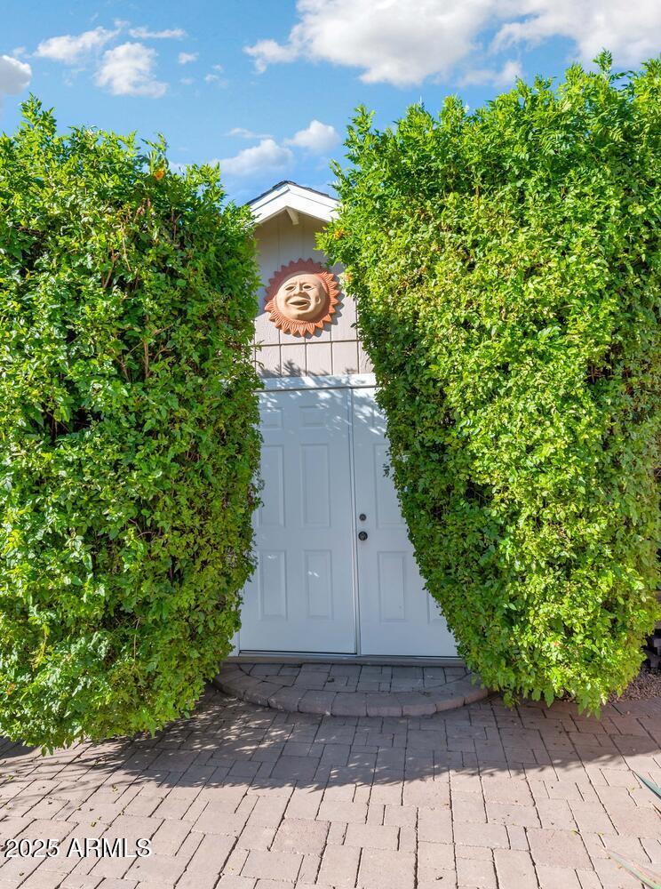 416 W MCLELLAN Boulevard