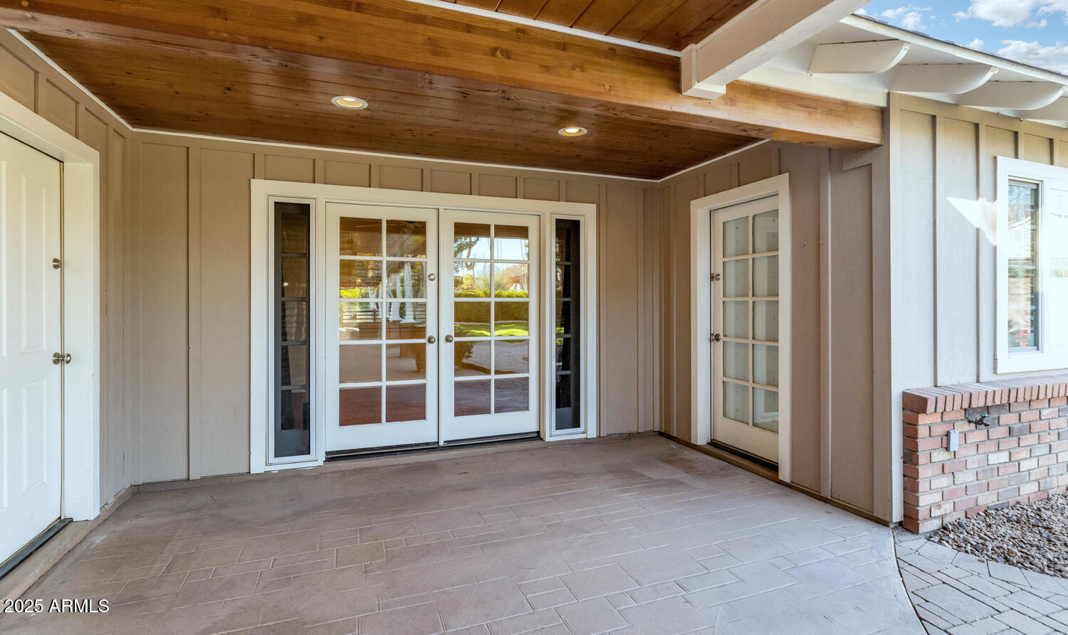 416 W MCLELLAN Boulevard