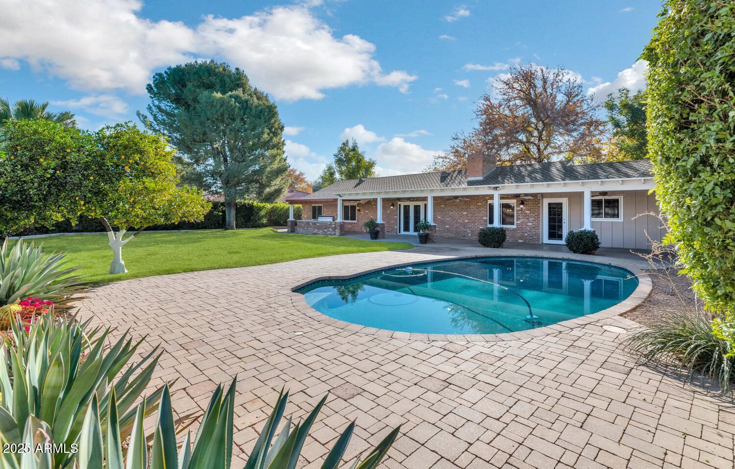 416 W MCLELLAN Boulevard