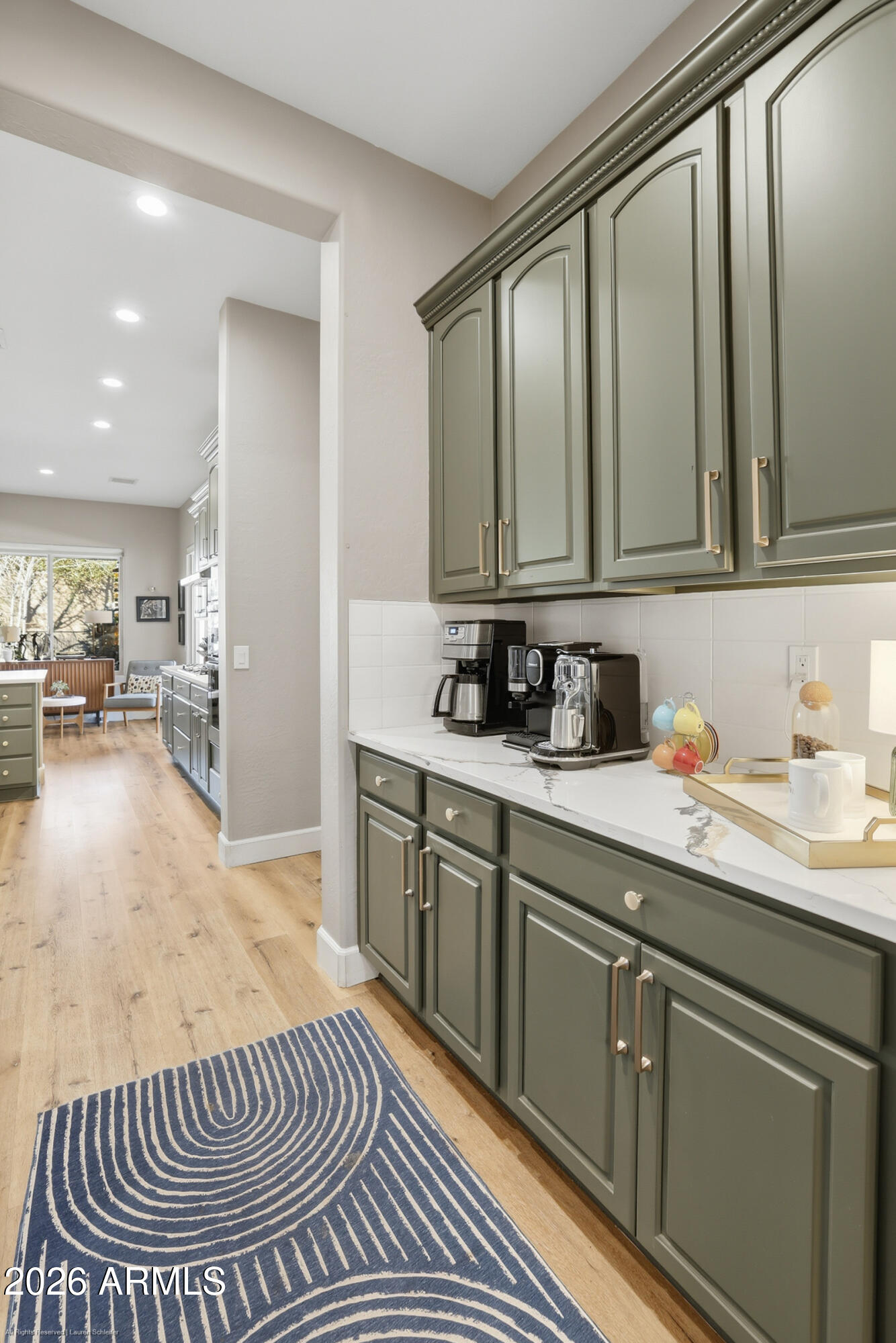 7615 E TRADERS Trail