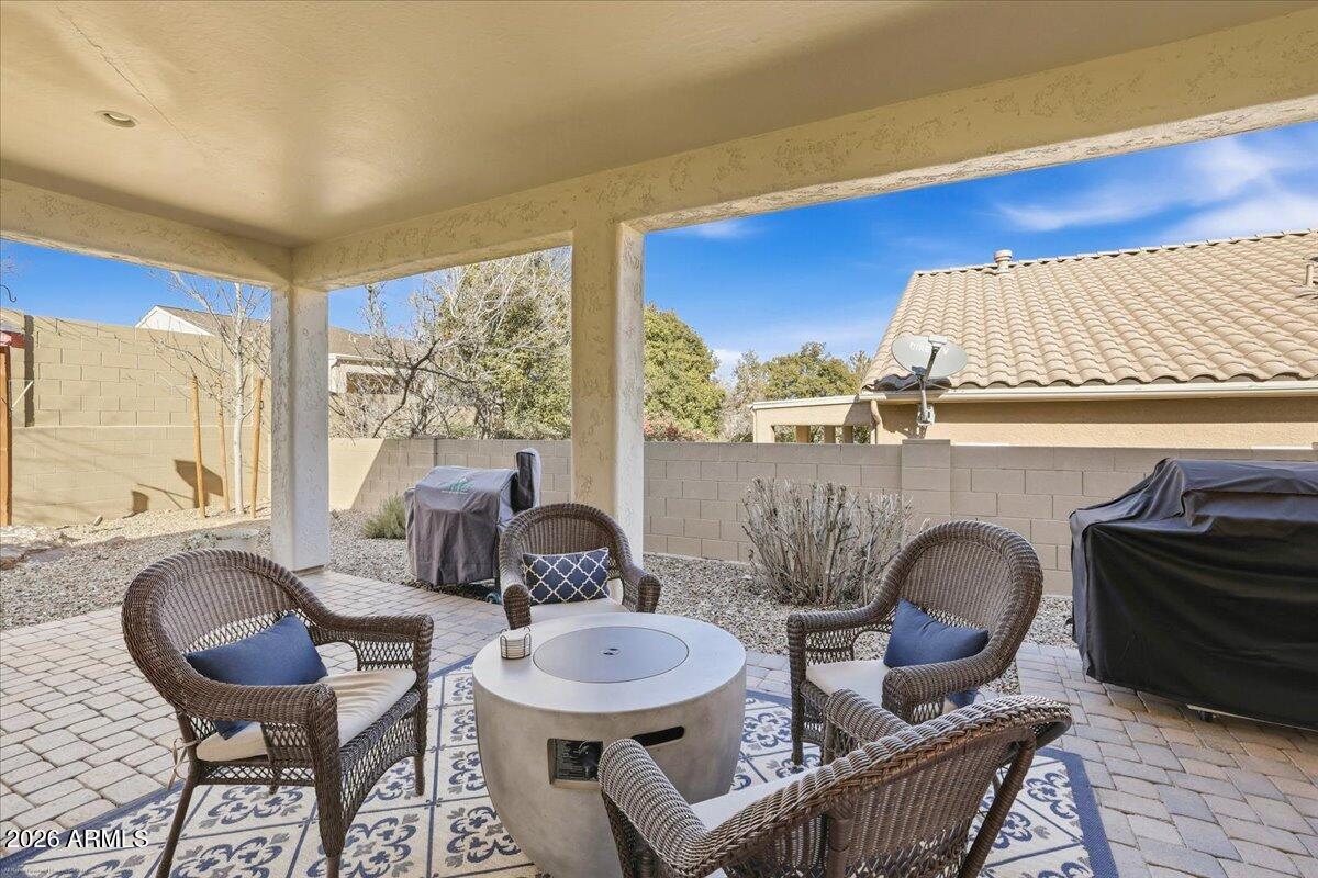 7615 E TRADERS Trail