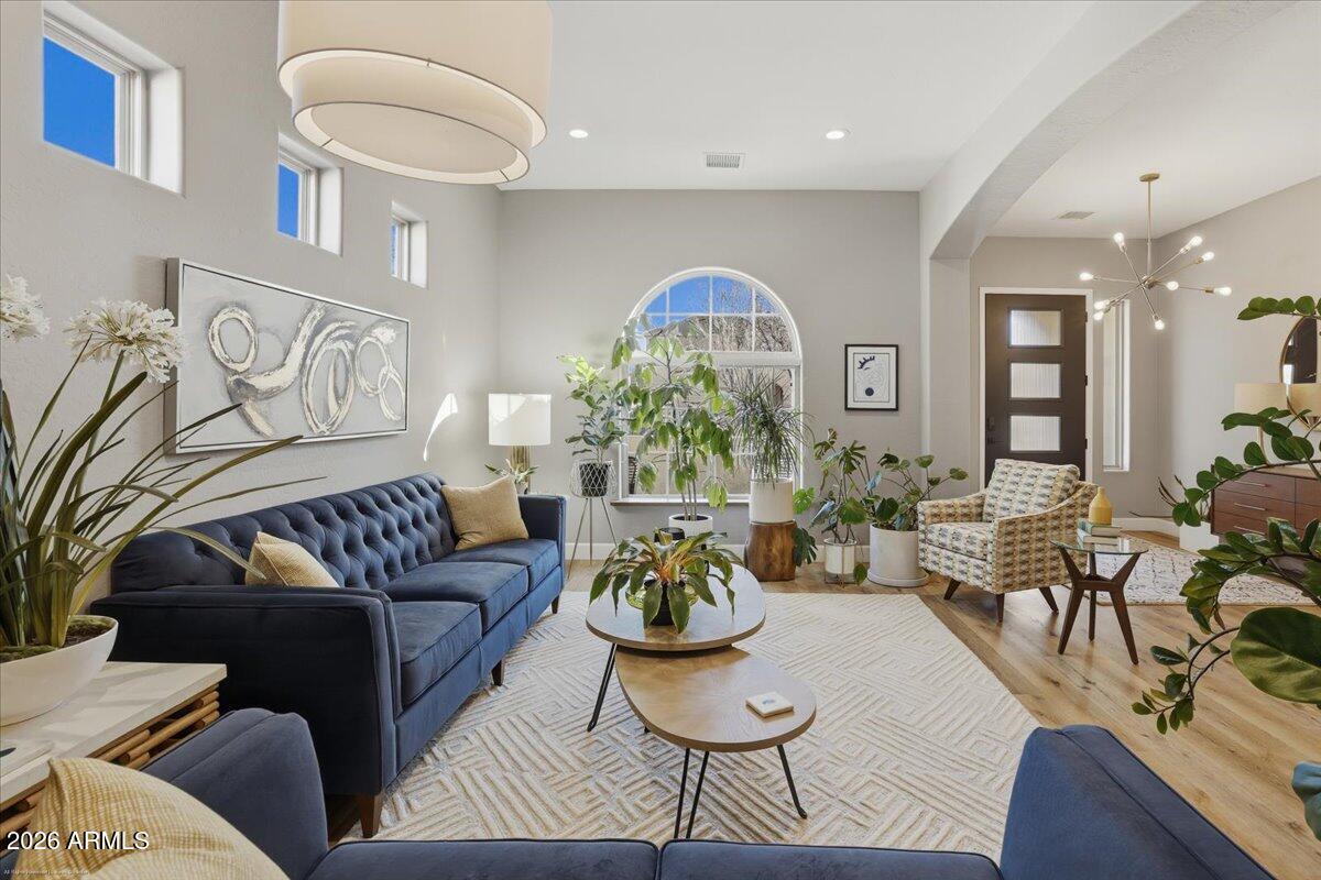 7615 E TRADERS Trail