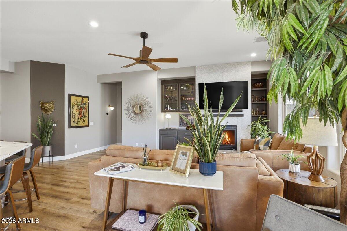 7615 E TRADERS Trail