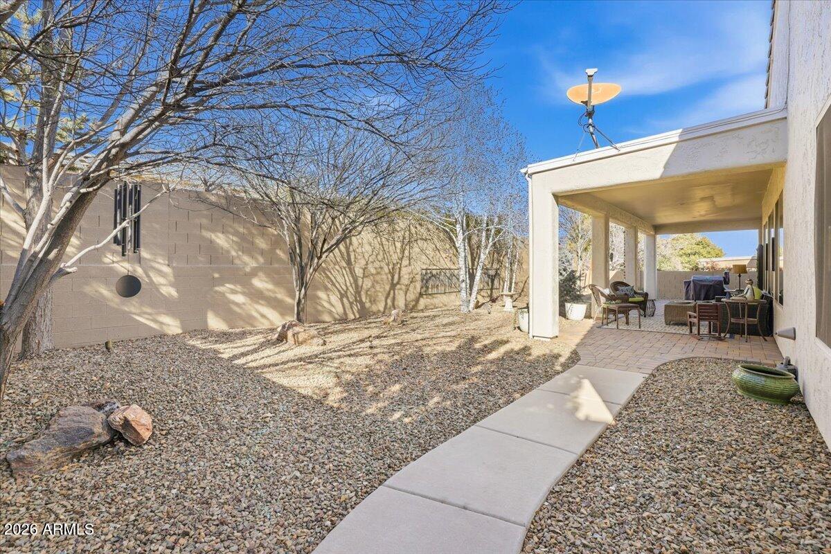 7615 E TRADERS Trail