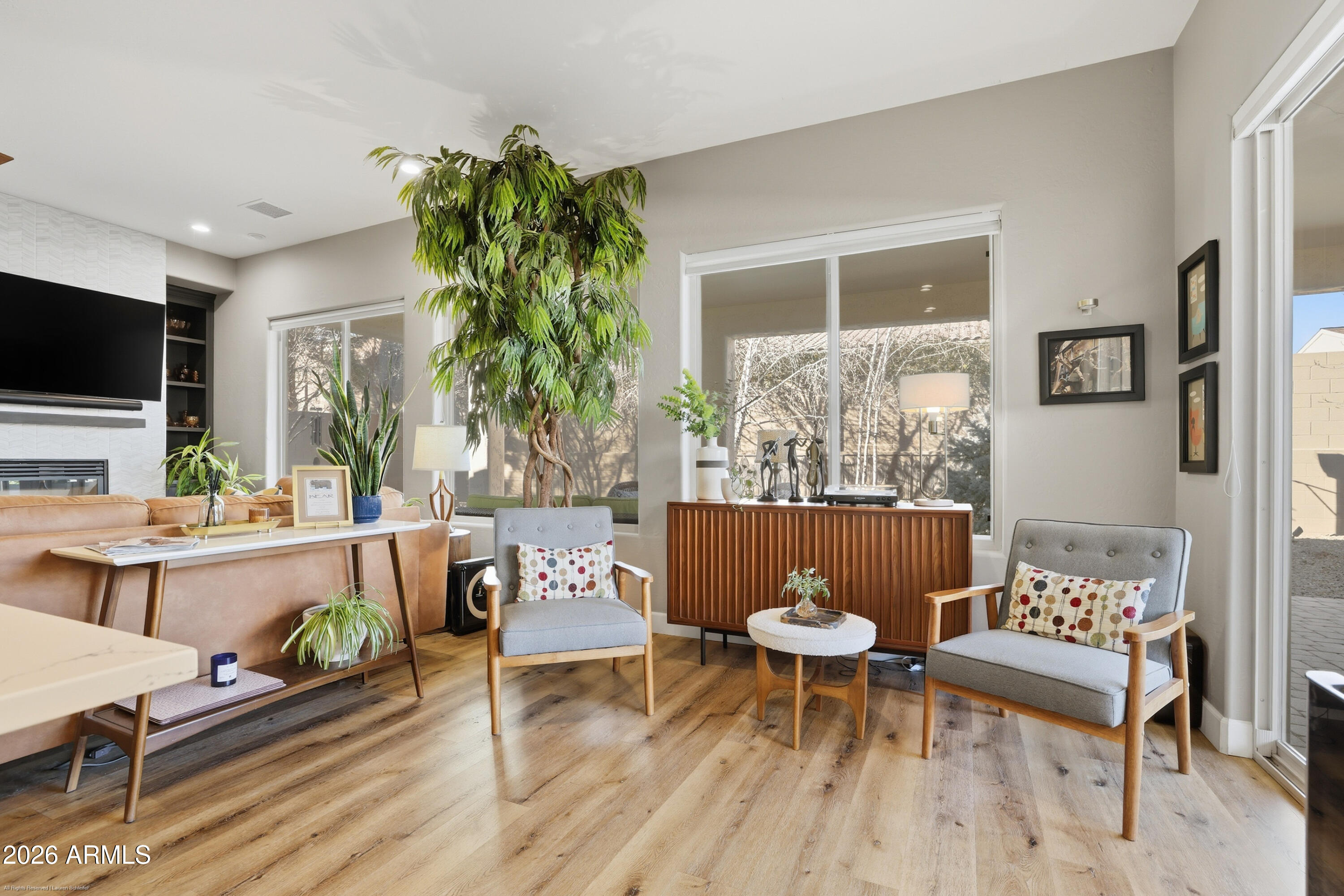 7615 E TRADERS Trail