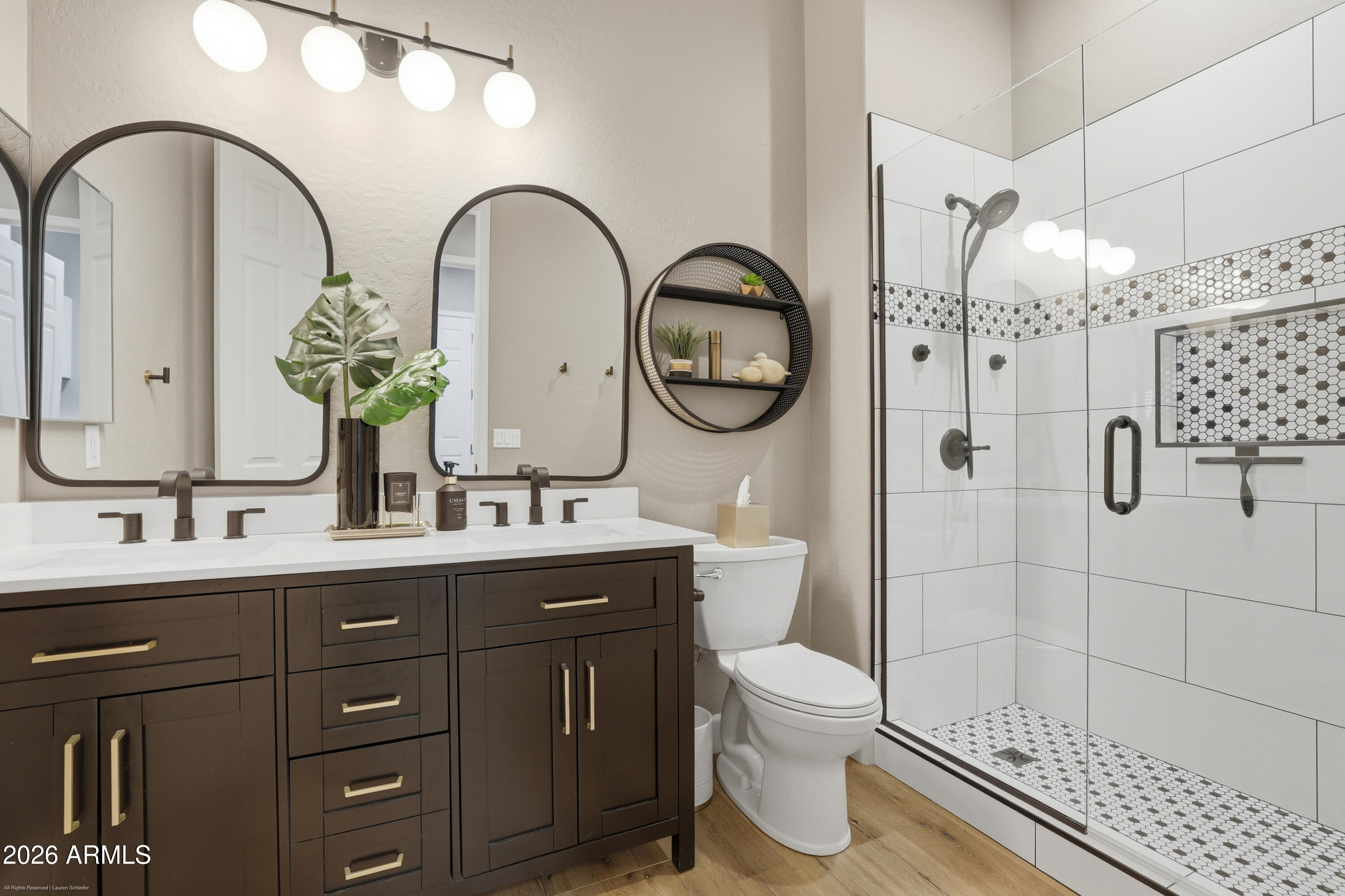 7615 E TRADERS Trail