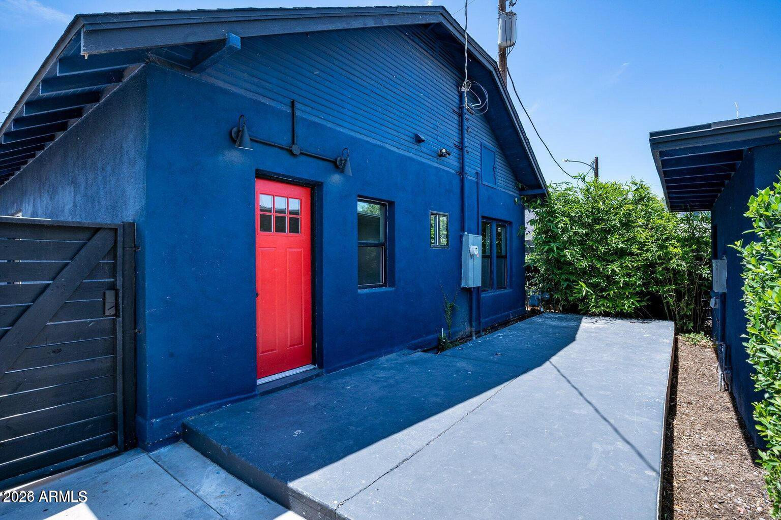 912 E Roosevelt Street