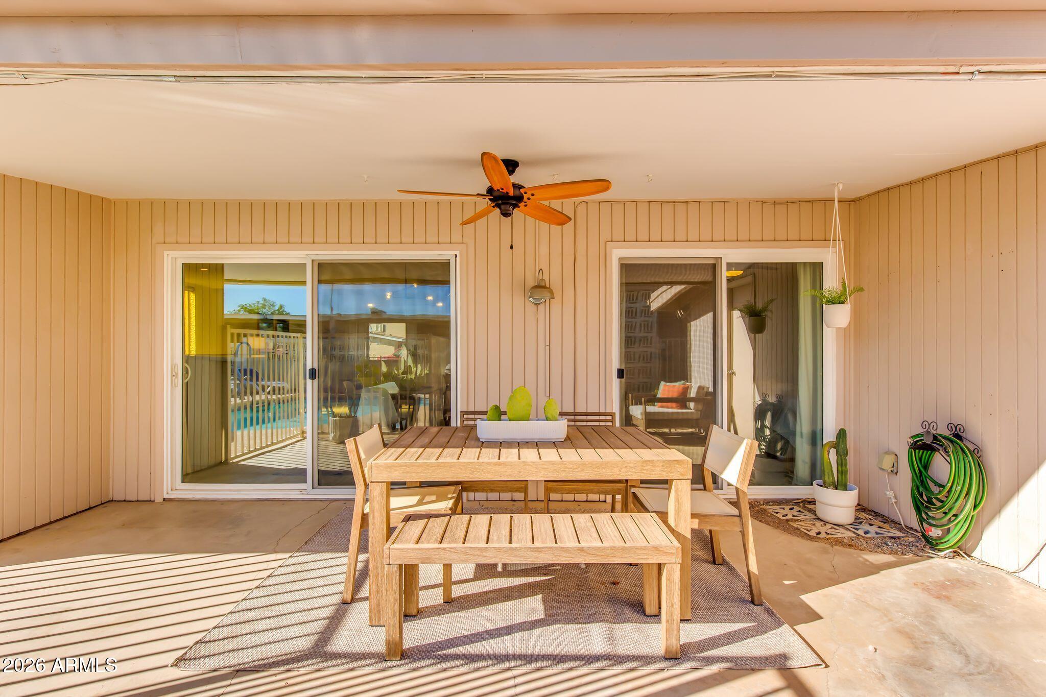 3715 E GLENROSA Avenue