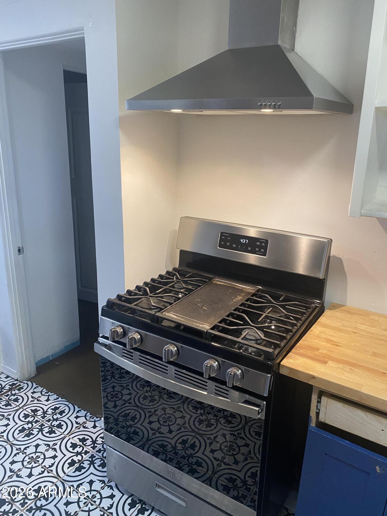 2831 N 33RD Place