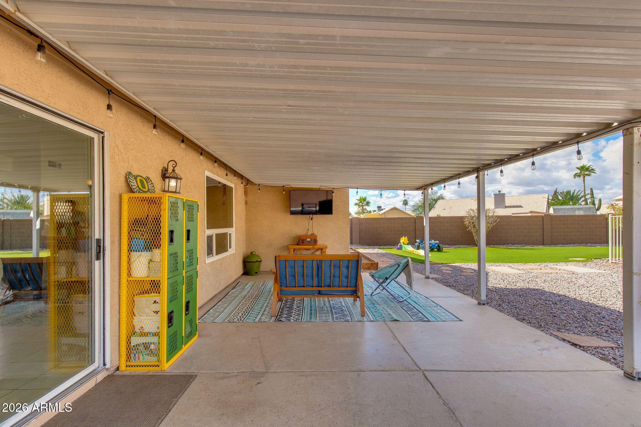 4250 E ENCINAS Avenue