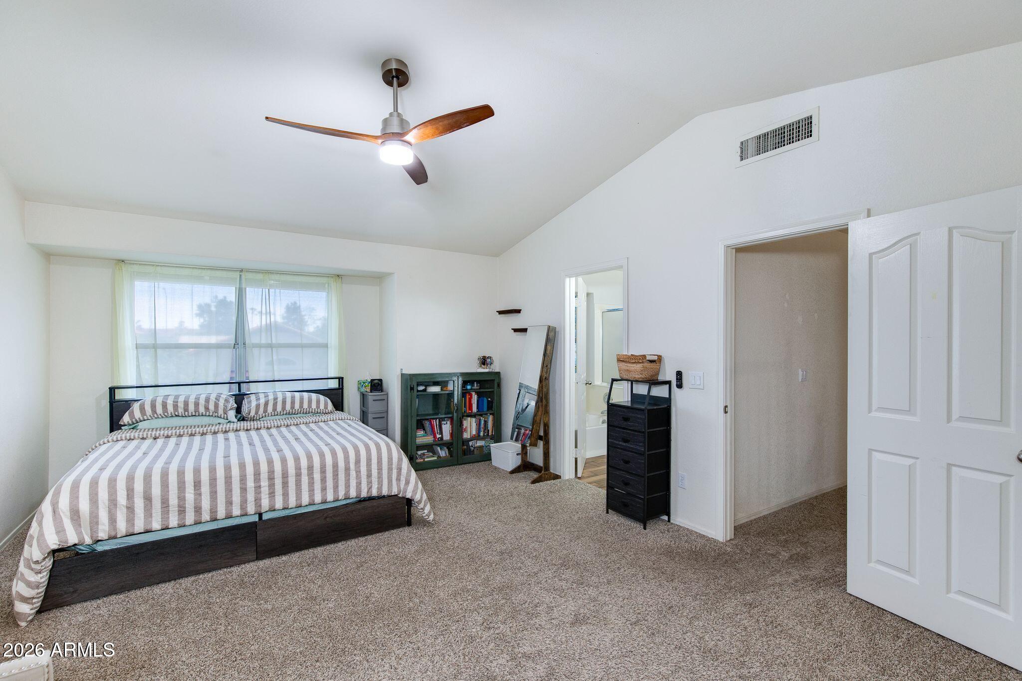 633 W NOPAL Avenue