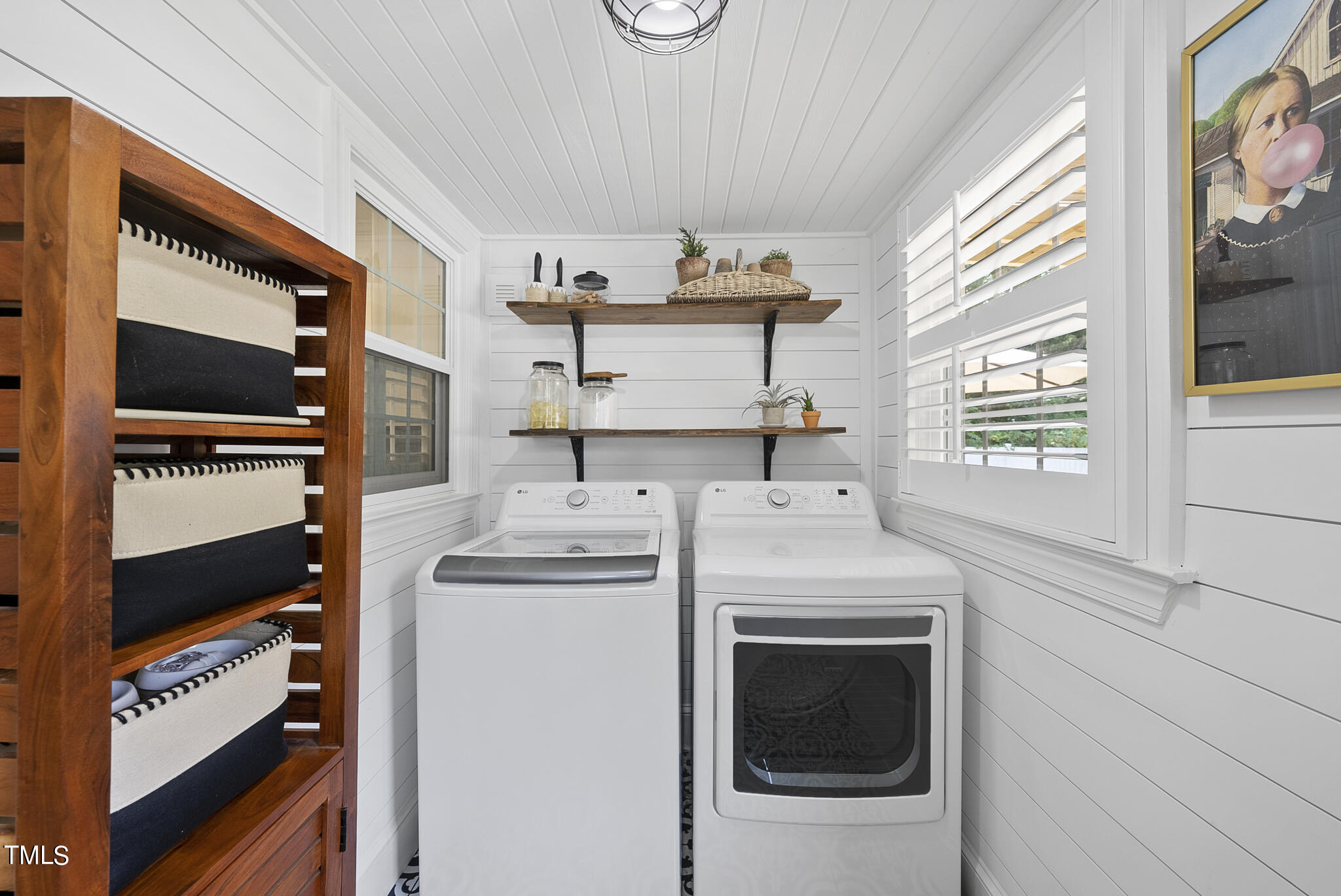 411 N Academy Street