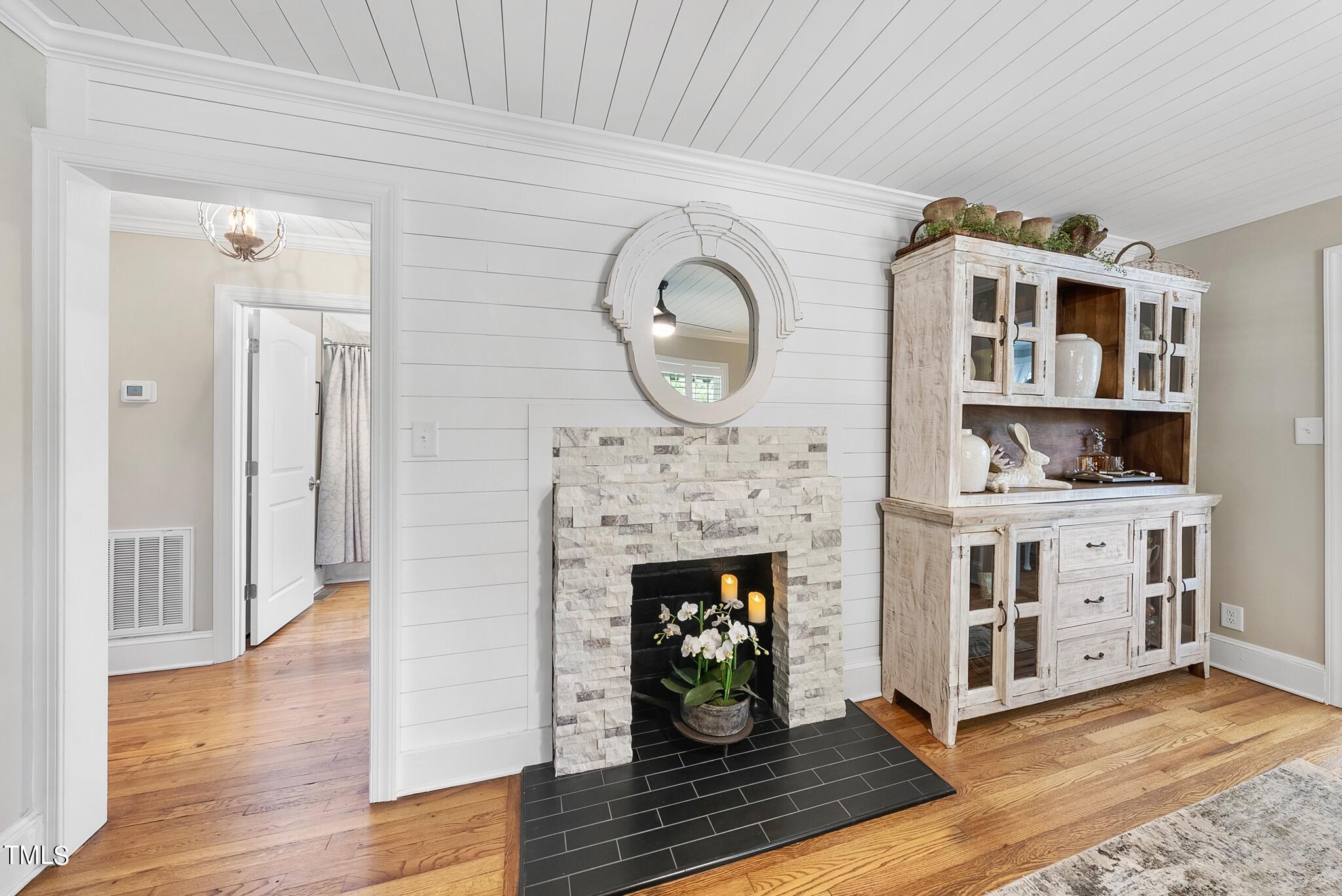 411 N Academy Street