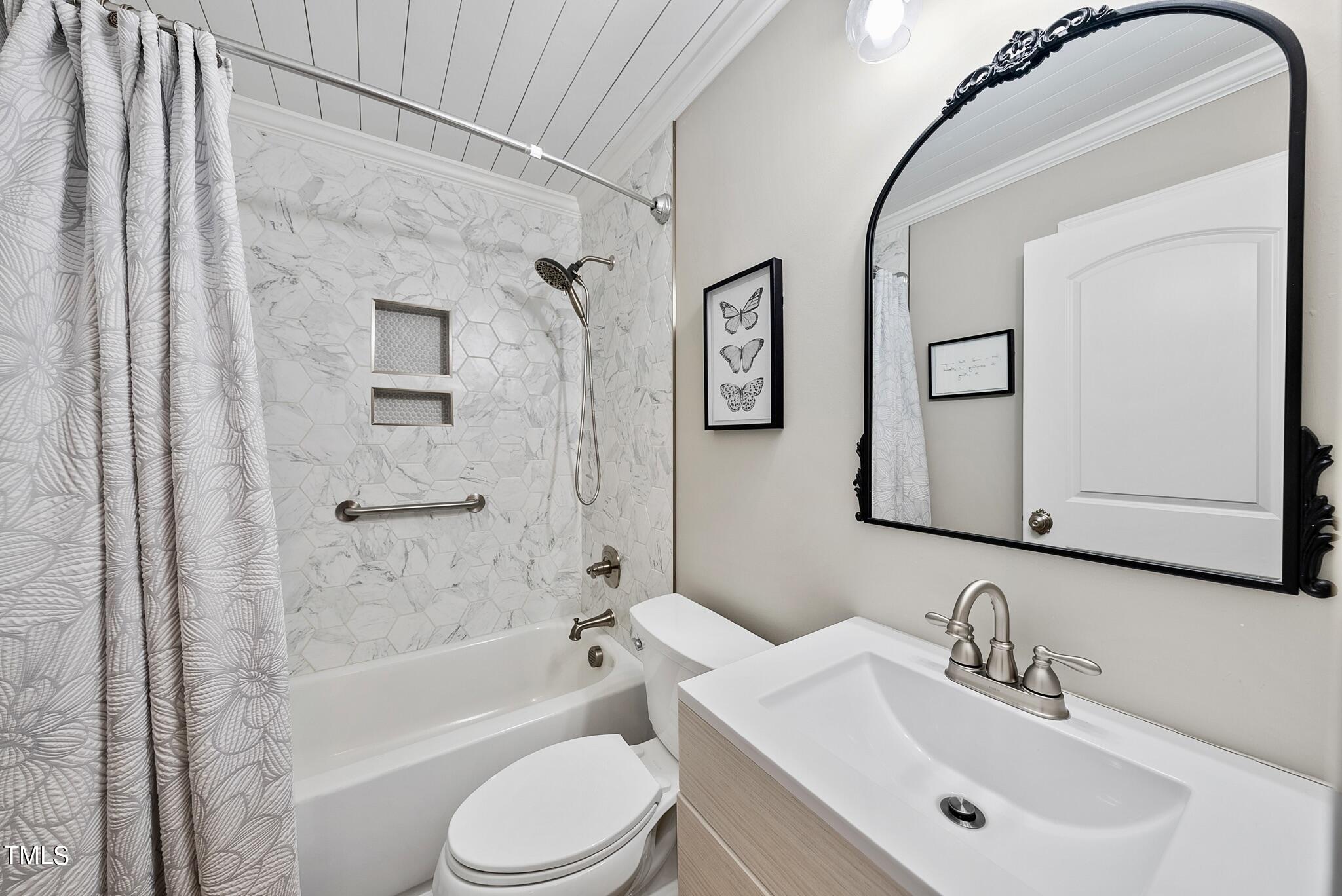 411 N Academy Street