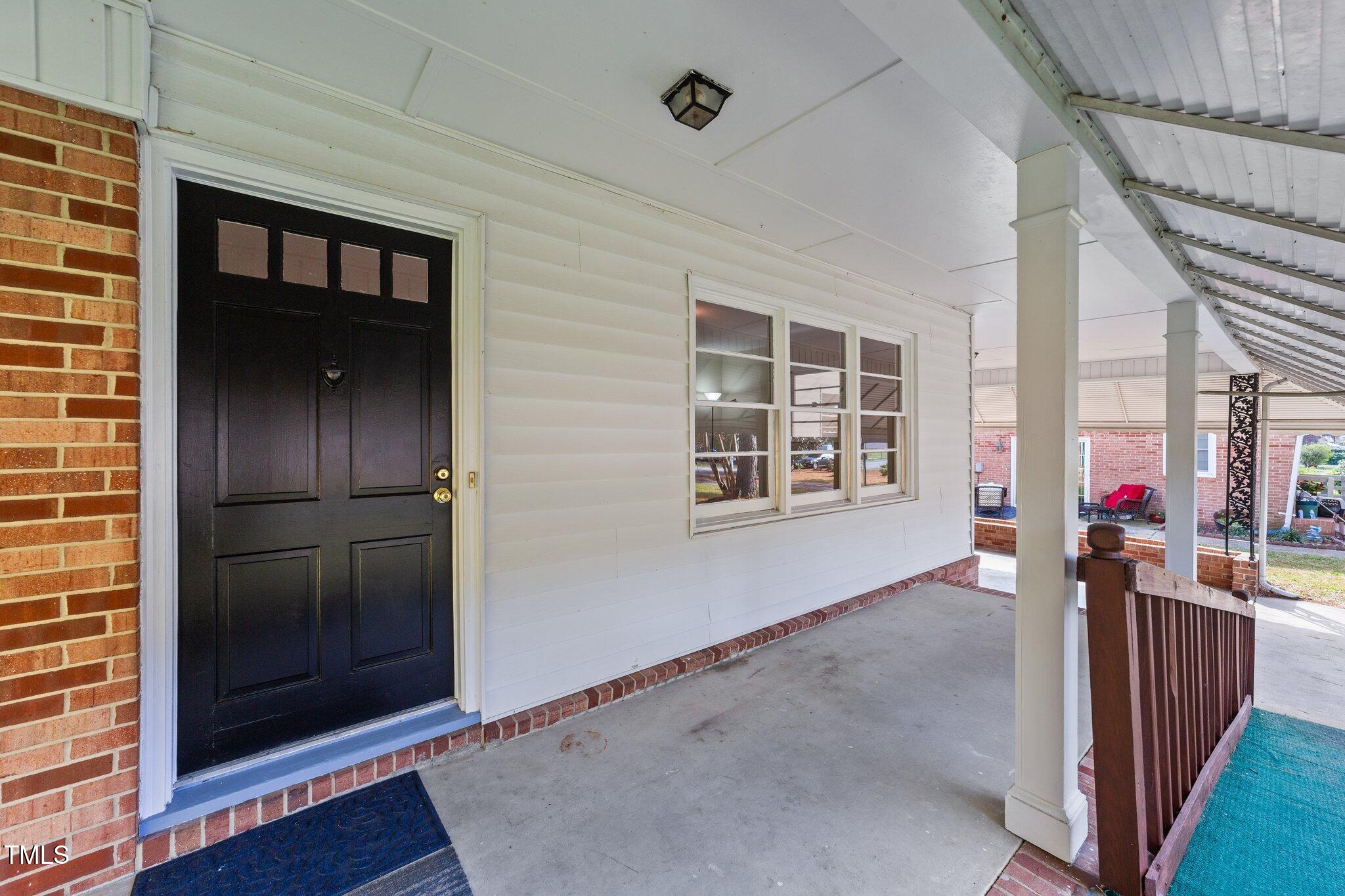512 Oak Street