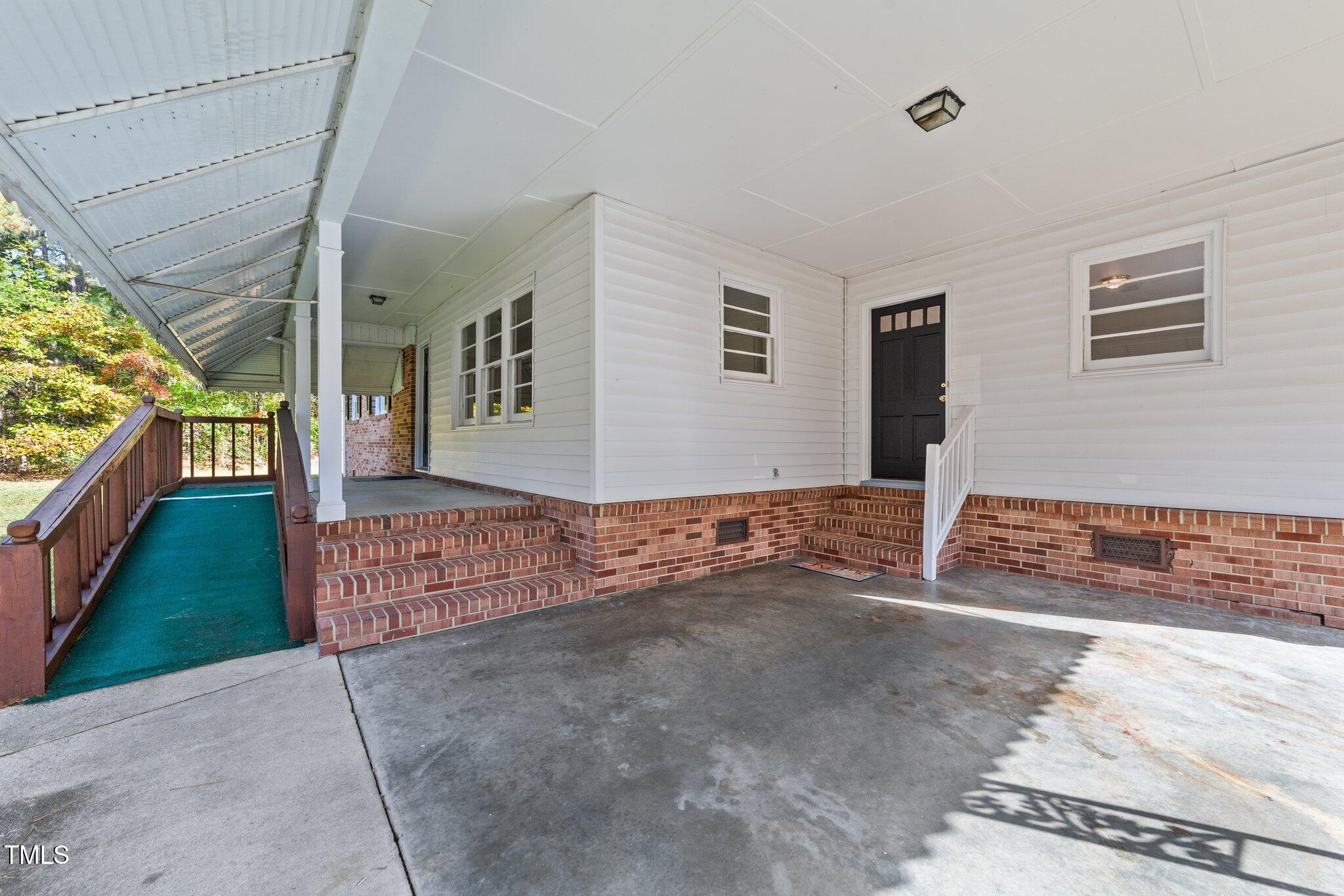 512 Oak Street