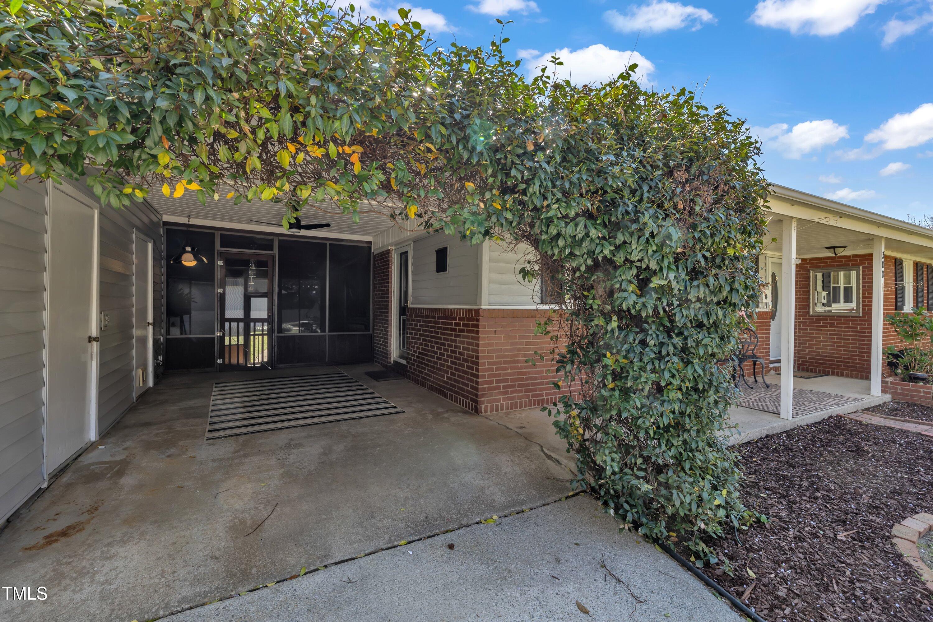 300 Lakeside Drive