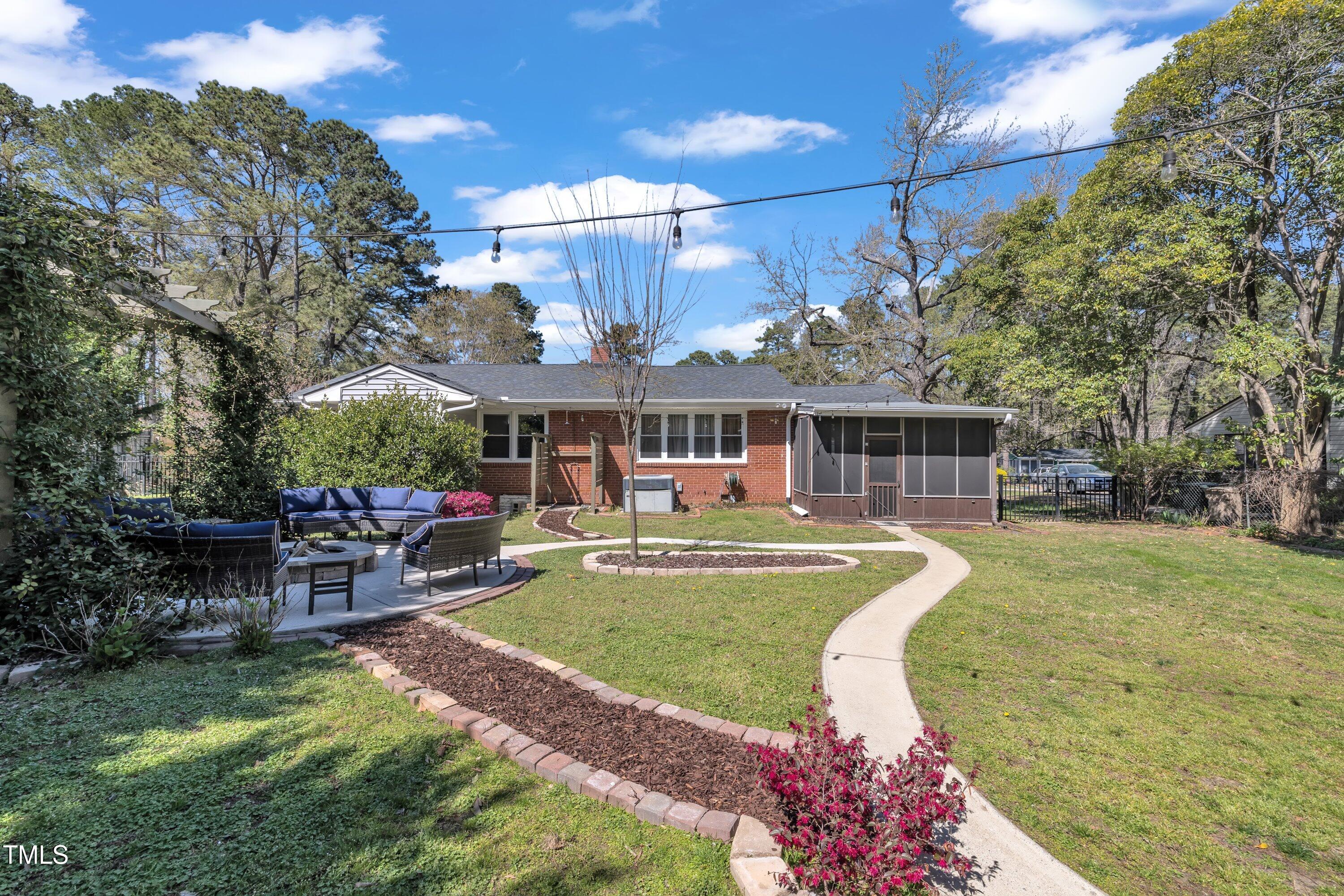 300 Lakeside Drive
