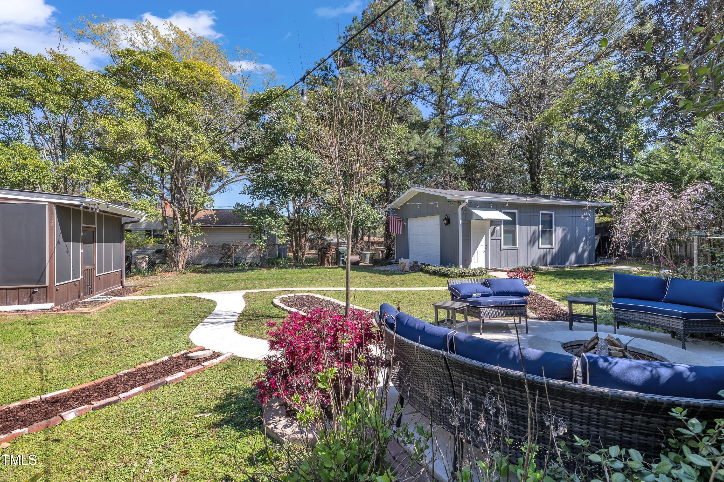 300 Lakeside Drive