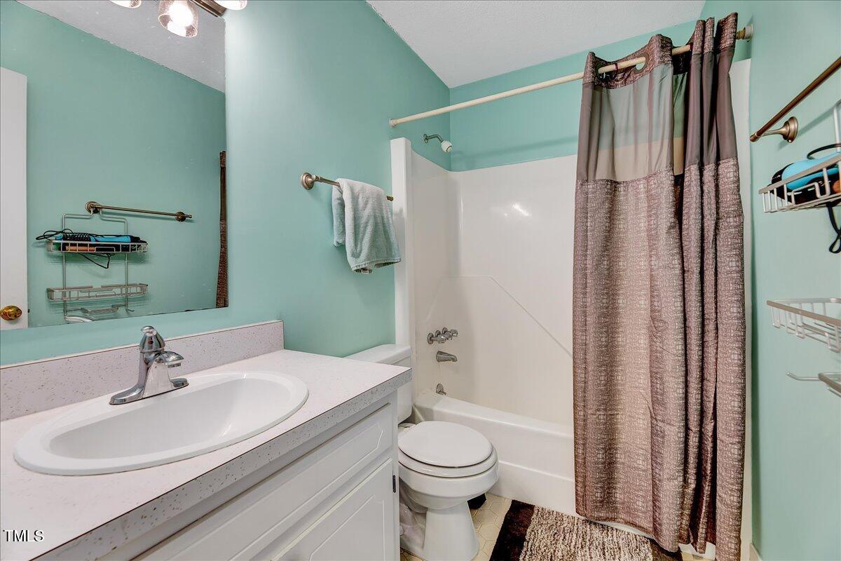 3923 Wendy Lane