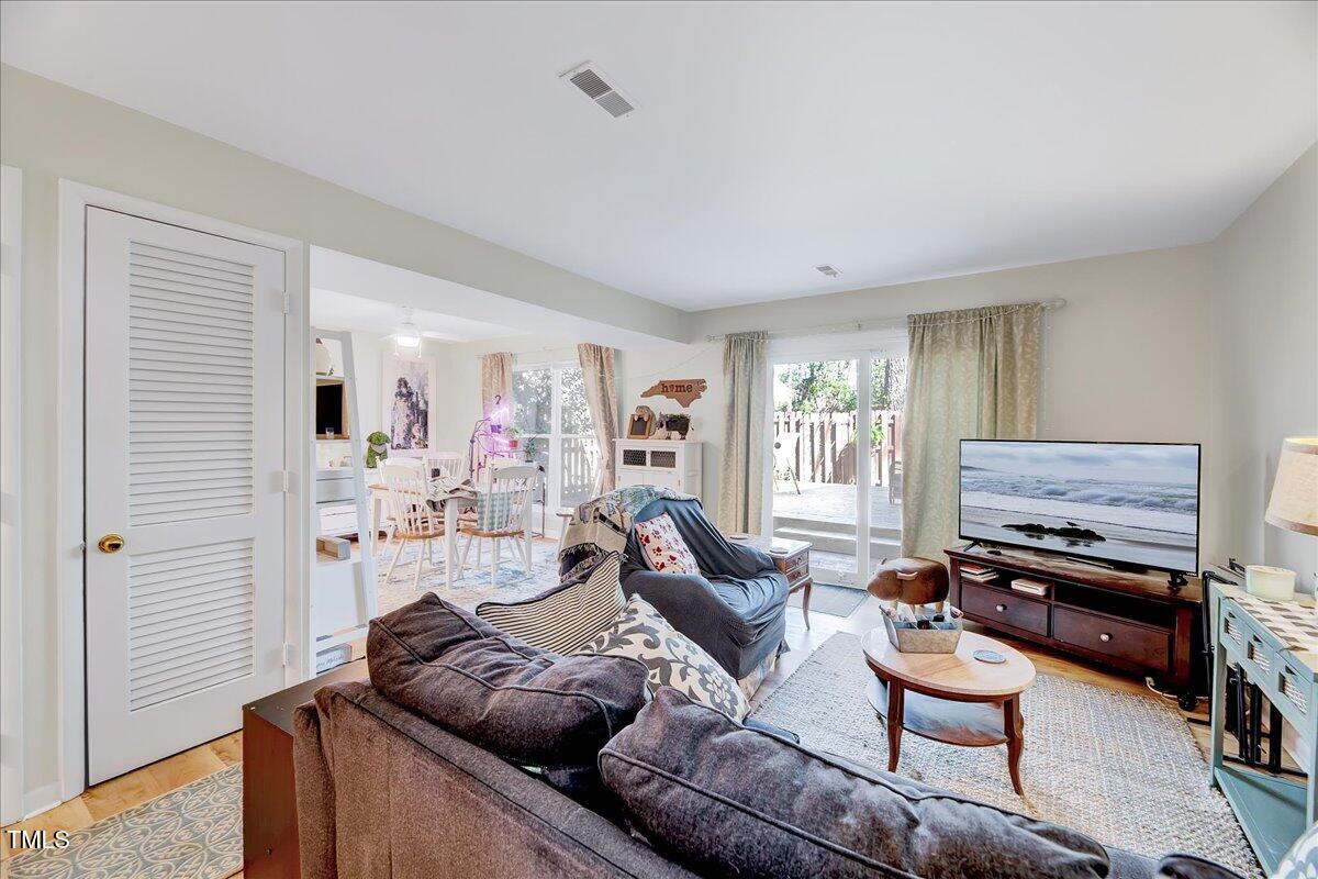 3923 Wendy Lane