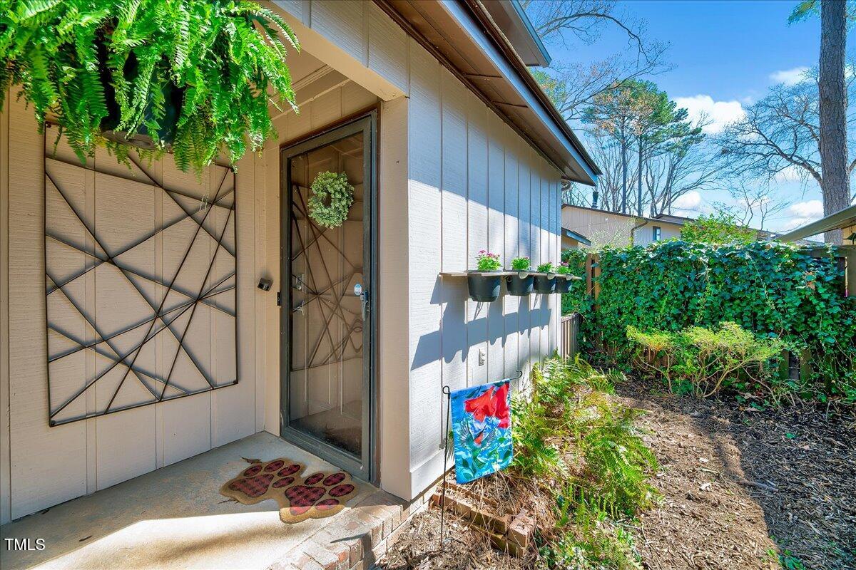 3923 Wendy Lane