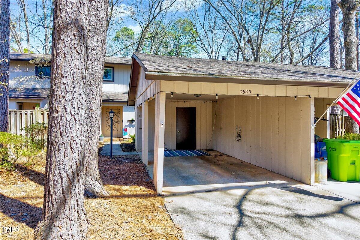 3923 Wendy Lane