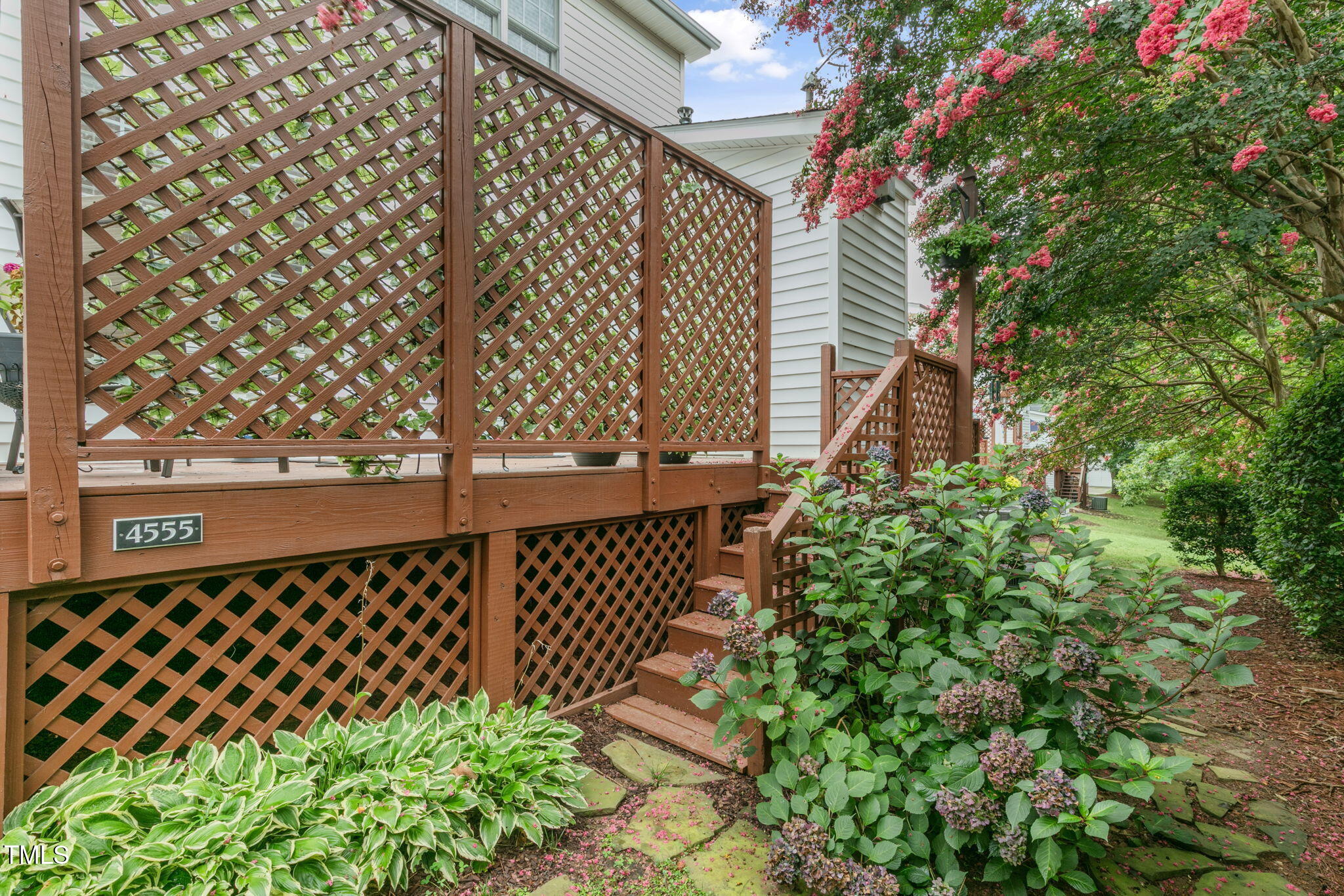 4555 Treerose Way