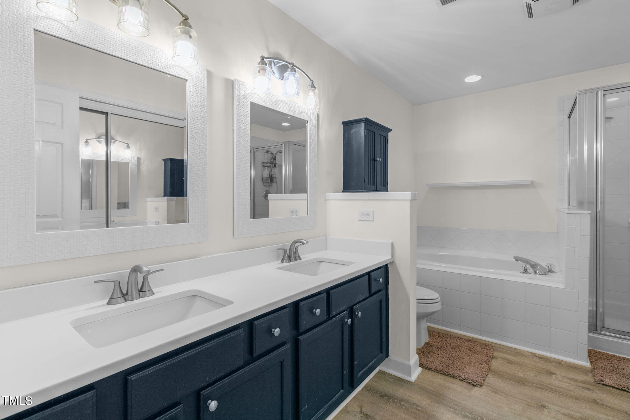4555 Treerose Way