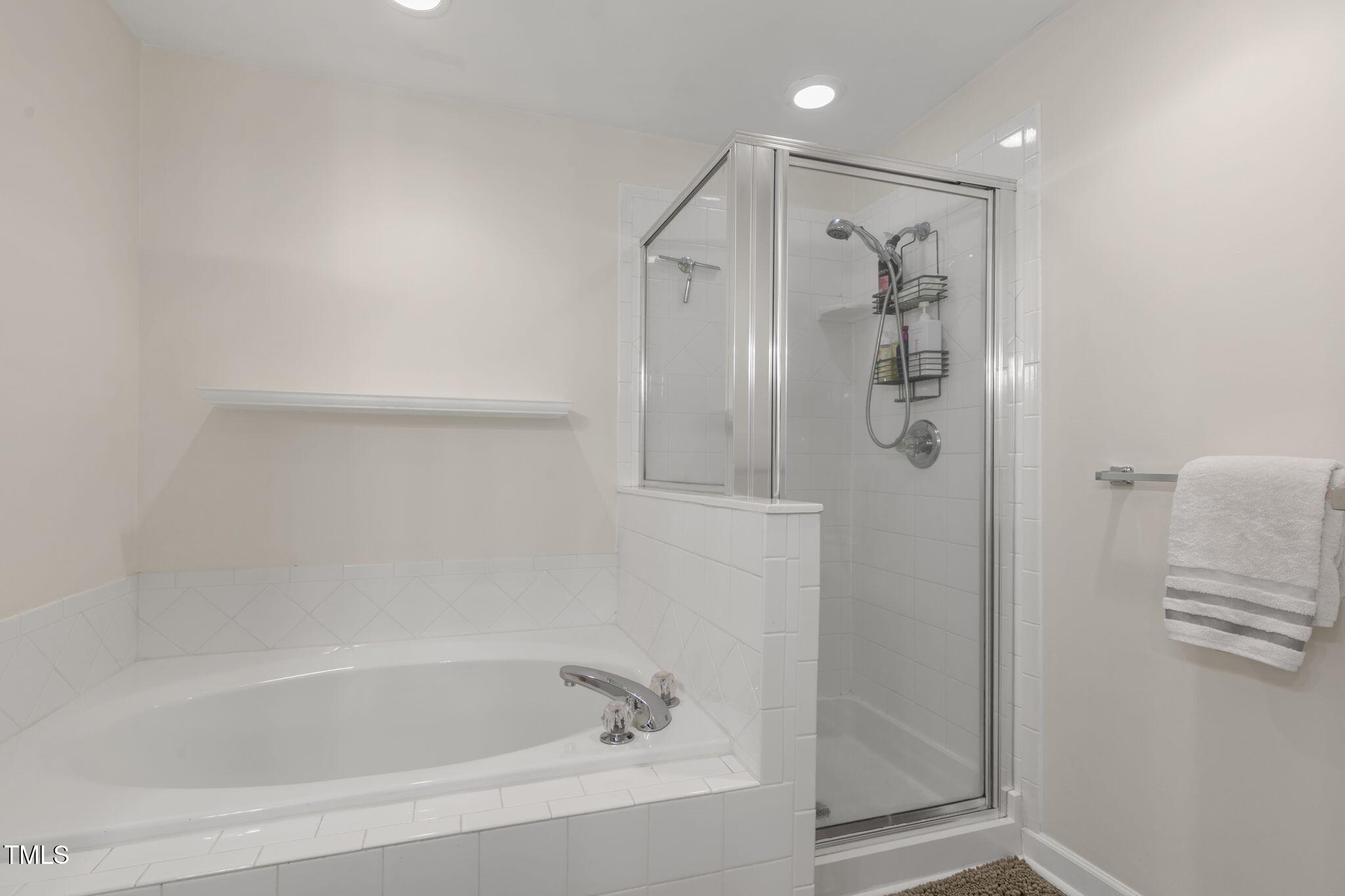4555 Treerose Way