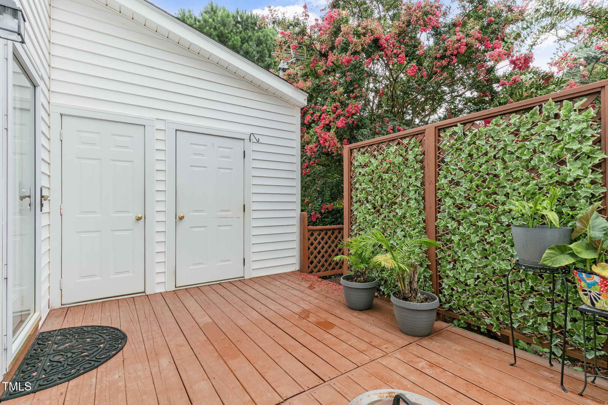 4555 Treerose Way