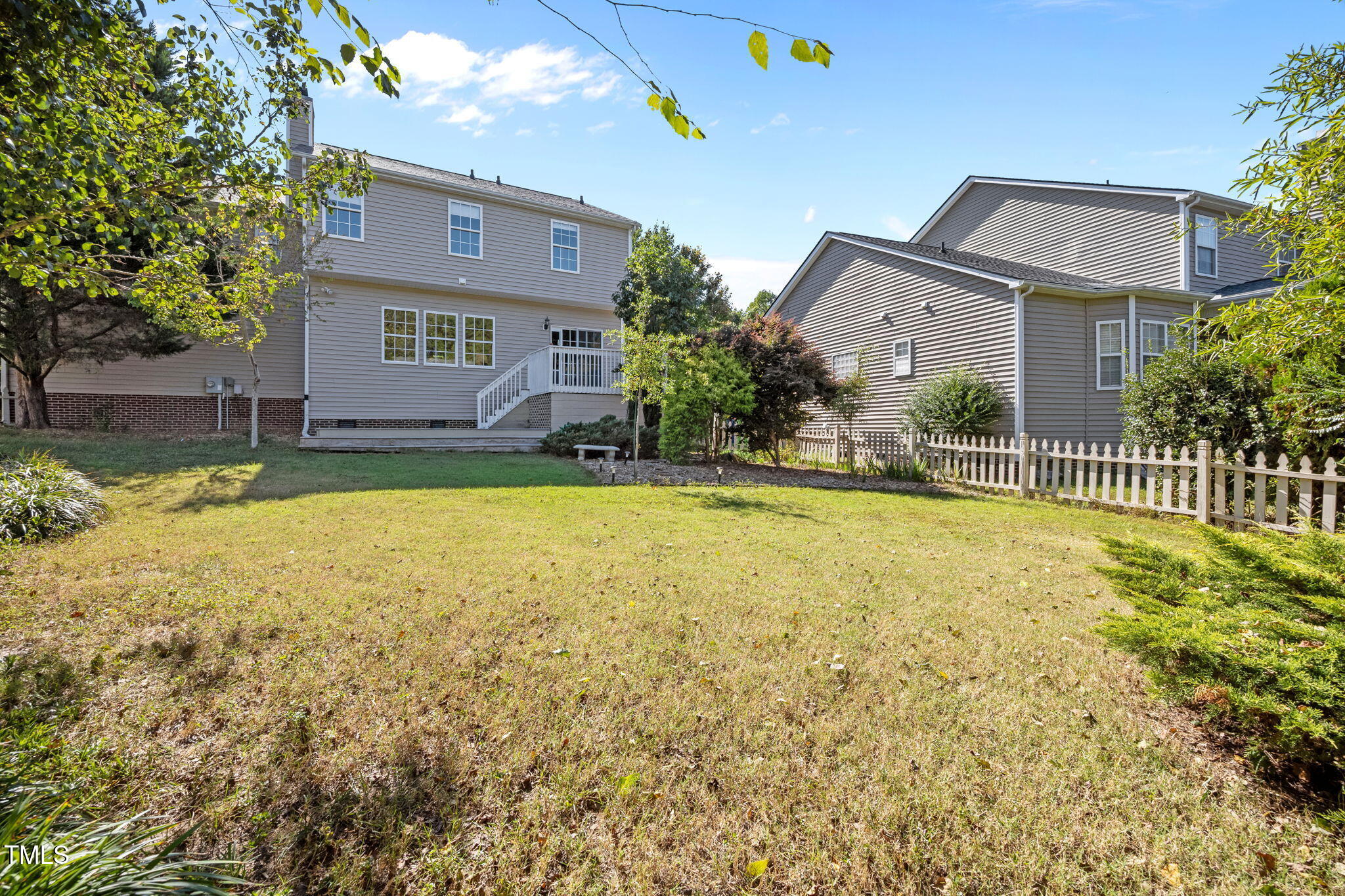 3217 Enchanting Way